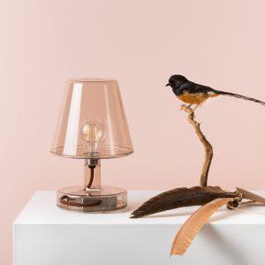 Minimalismus im Winter: Herrlich entschleunigend! 8 Objekt oder Leuchte? Die Fatboy Transloetje ist beides und überzeugt mit warmen Farben und sanftem Licht.