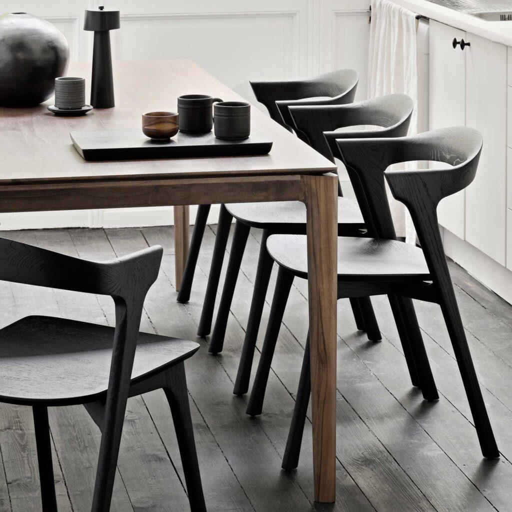 Nachhaltig wohnen – langlebige Designs & recycelte Materialien 3 Klare Form, langlebige Ausstrahlung und massives Holz: Ein Tisch wie gemacht für nachhaltig wohnen.