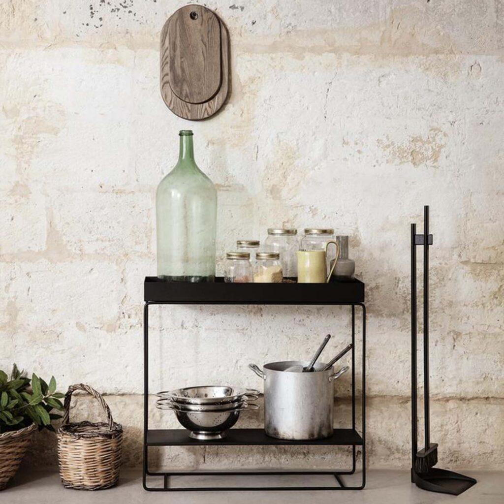 Nachhaltig wohnen – langlebige Designs & recycelte Materialien 2 Pflanzbox mit zwei Ebenen in ruhigem Design für Innen- und Außenräume. Purer Minimalismus für nachhaltig wohnen.