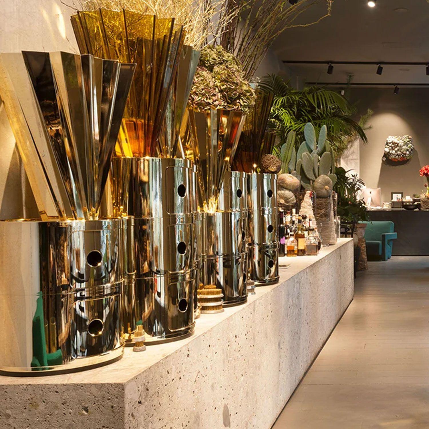 Kartell-Componibili-3-Faecher-Ambiente-7_114508_1920x1920 Kartell – Componibili in strahlendem Gold mit drei Fächern als kompakte Aufbewahrung