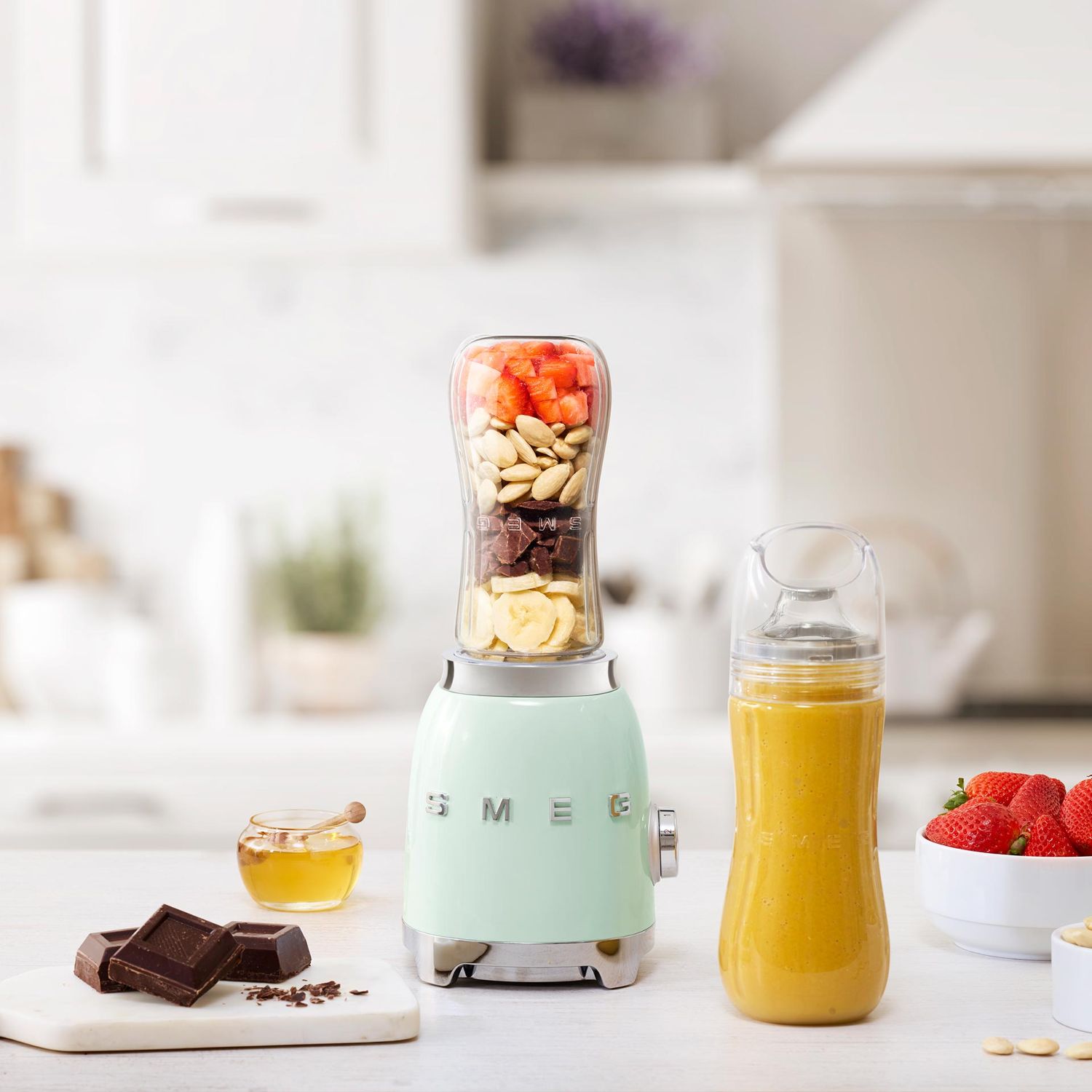 SMEG - Personal Blender PBF01 pastellgrün inkl Zusatzflasche