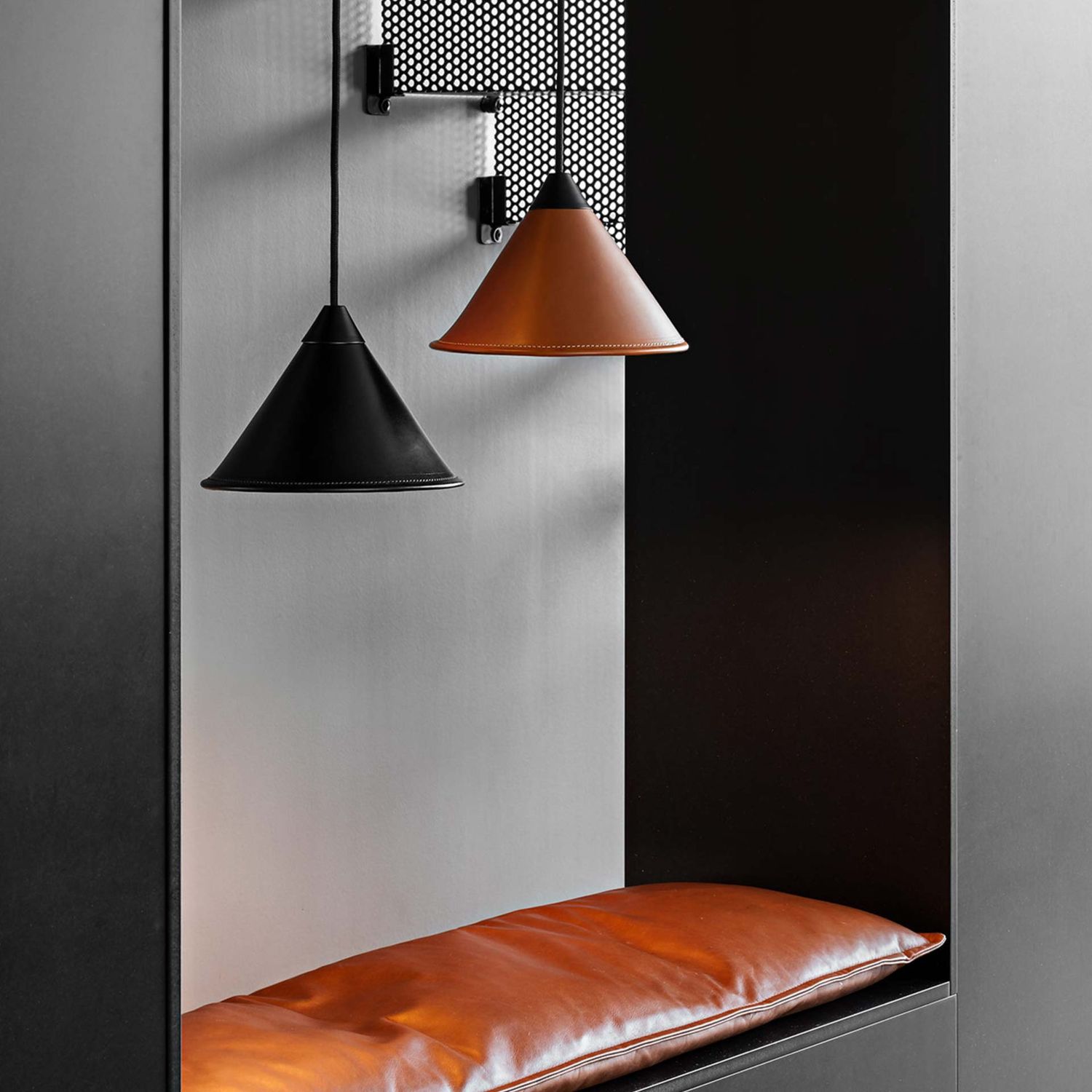 Cuero - Leather Cone Pendelleuchte S black