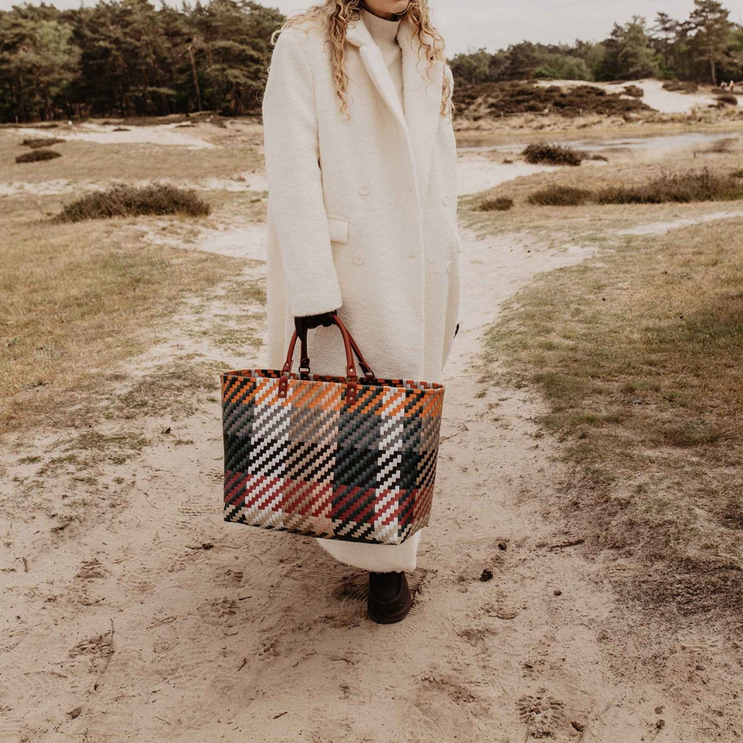 Handed By - Prescott Shopper black mix