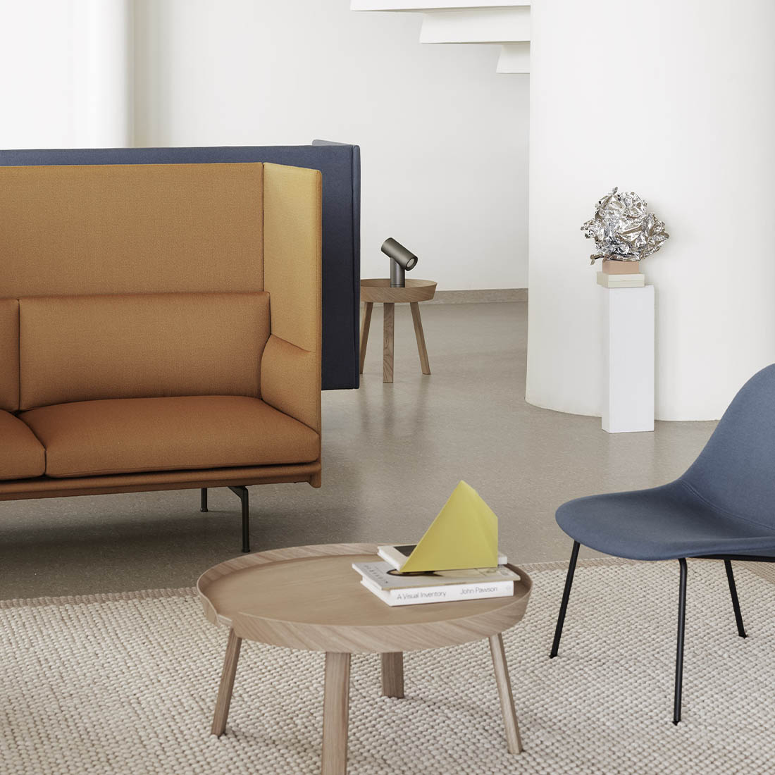 arround tisch muuto weisse treppe 26600