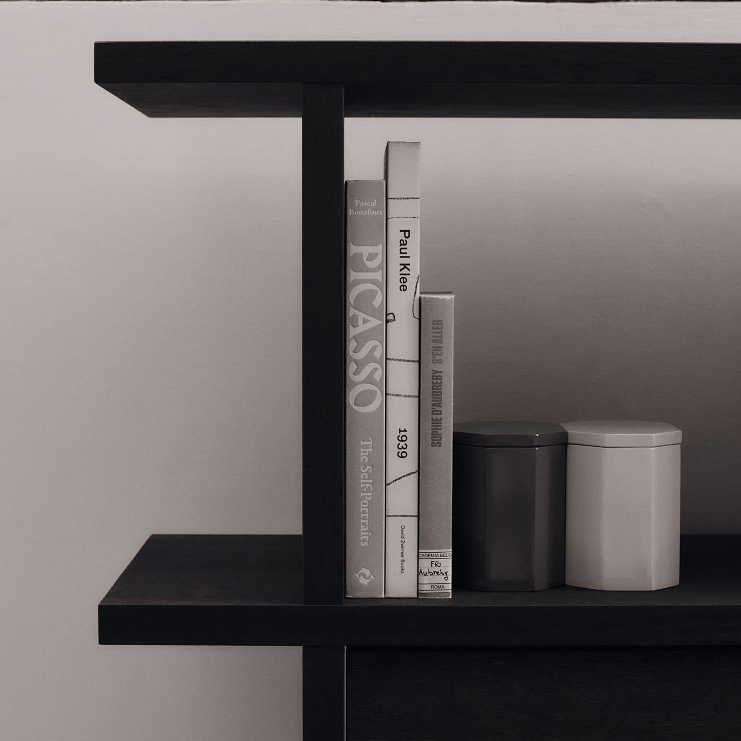 Ferm Living - Kona Bücherregal Schrankeinsatz dunkel gebeizt
