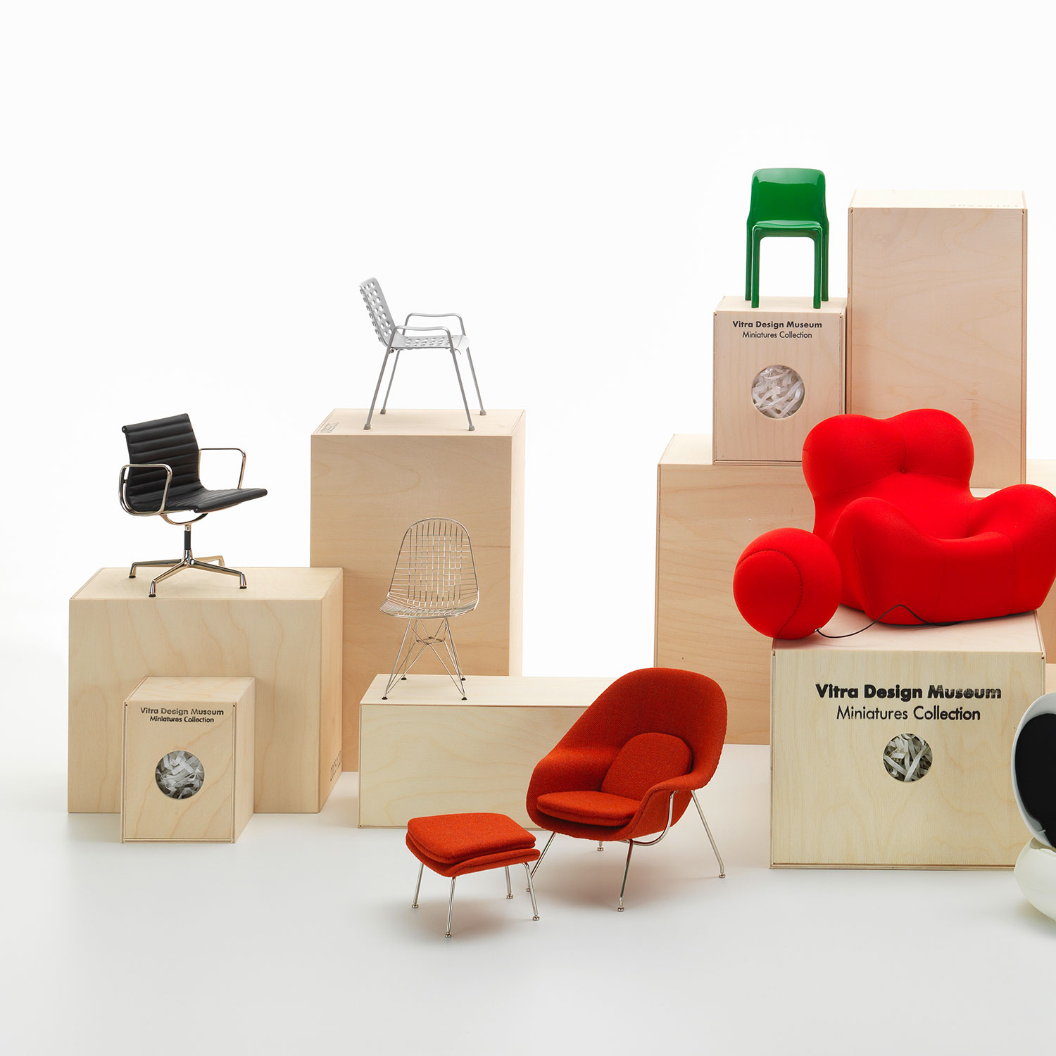 Vitra - Miniatur Tip Ton gletscherblau Barber & Osgerby