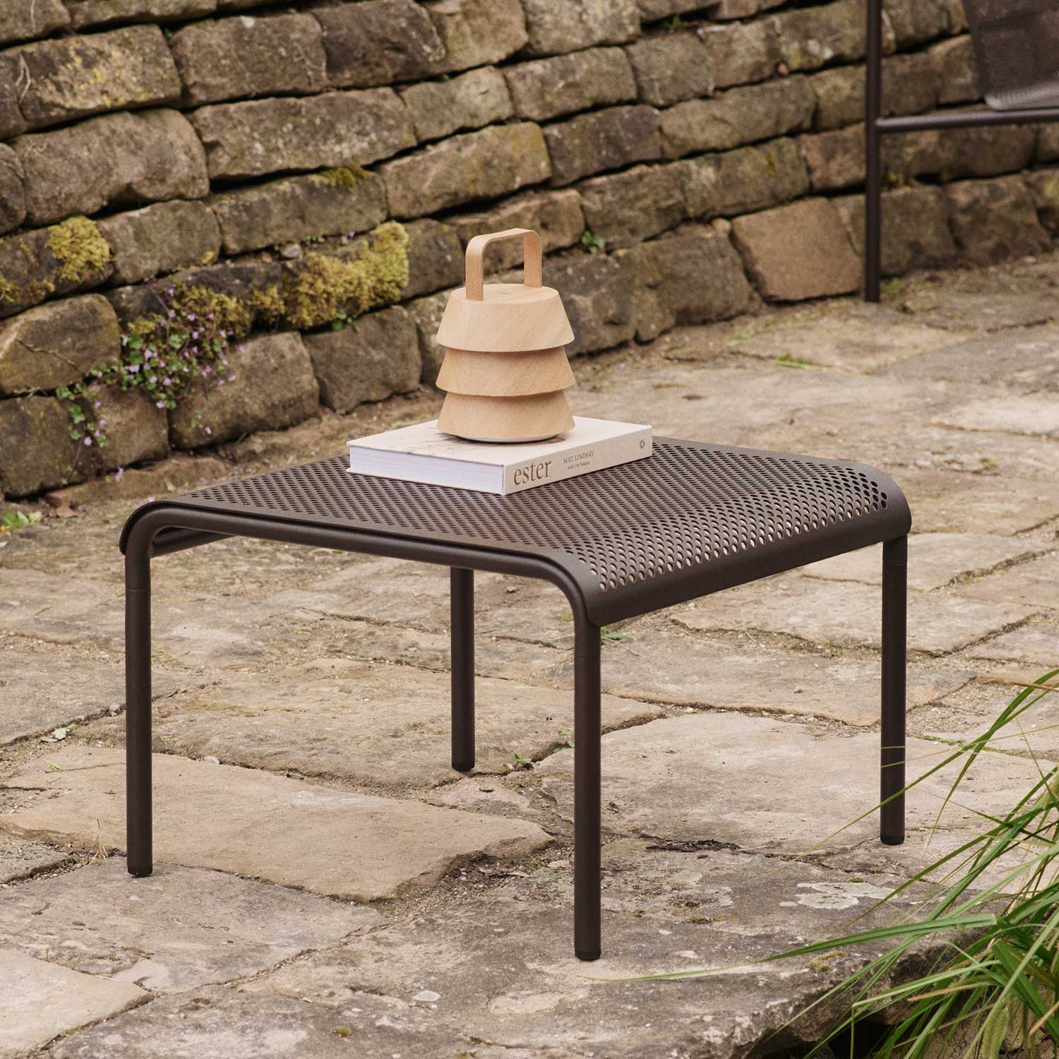 Ferm Living - Dapple Outdoor Tisch niedrig 114x57 cm cashmer