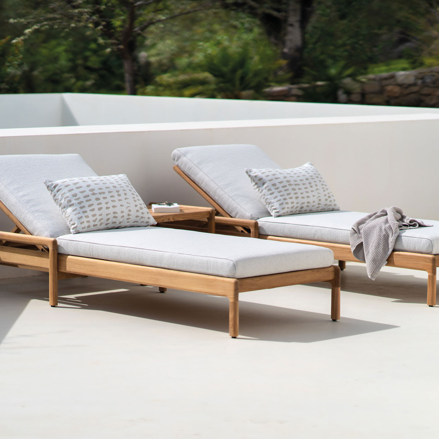 ethnicraft outdoorkissen white dots liegestuehle ambiente 87972
