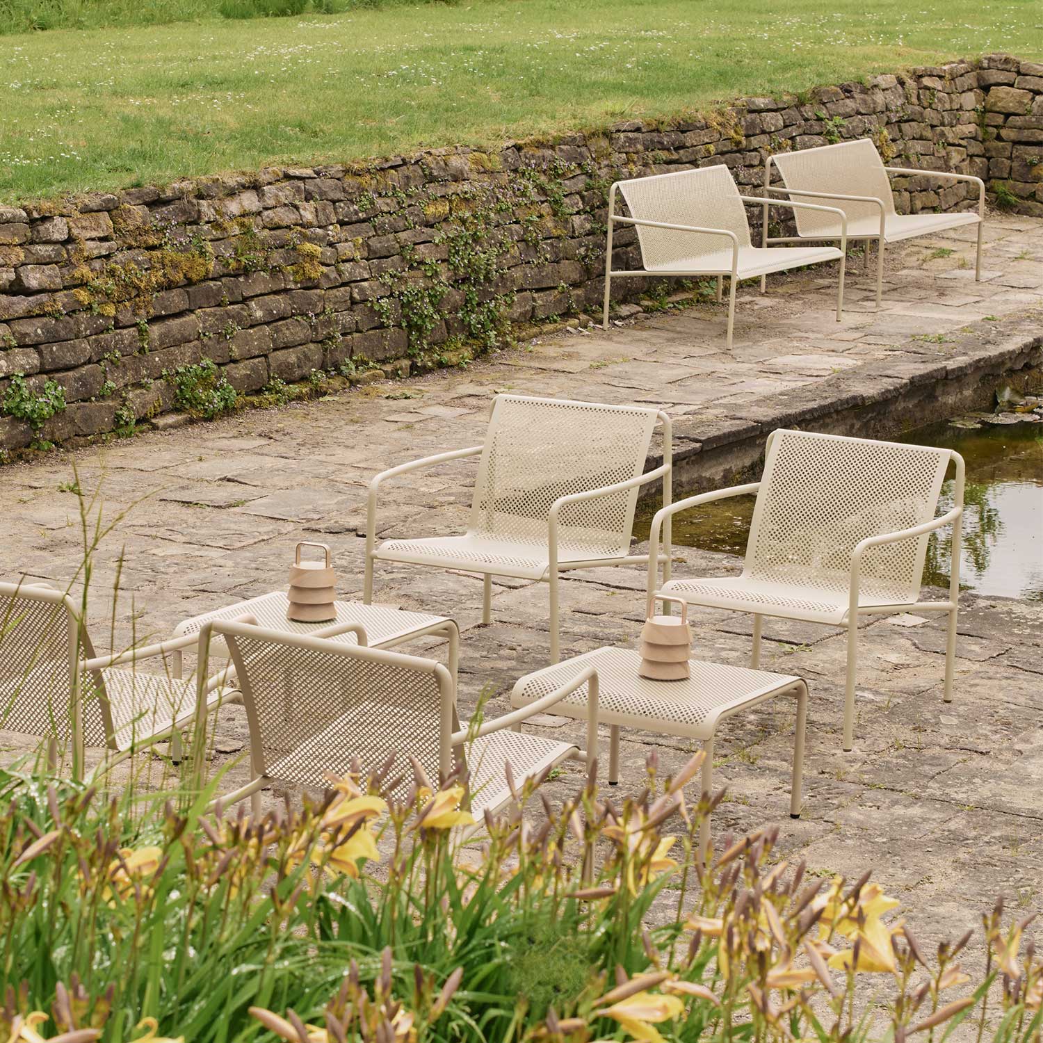 Ferm Living - Dapple Outdoor 2-Sitzer cashmere