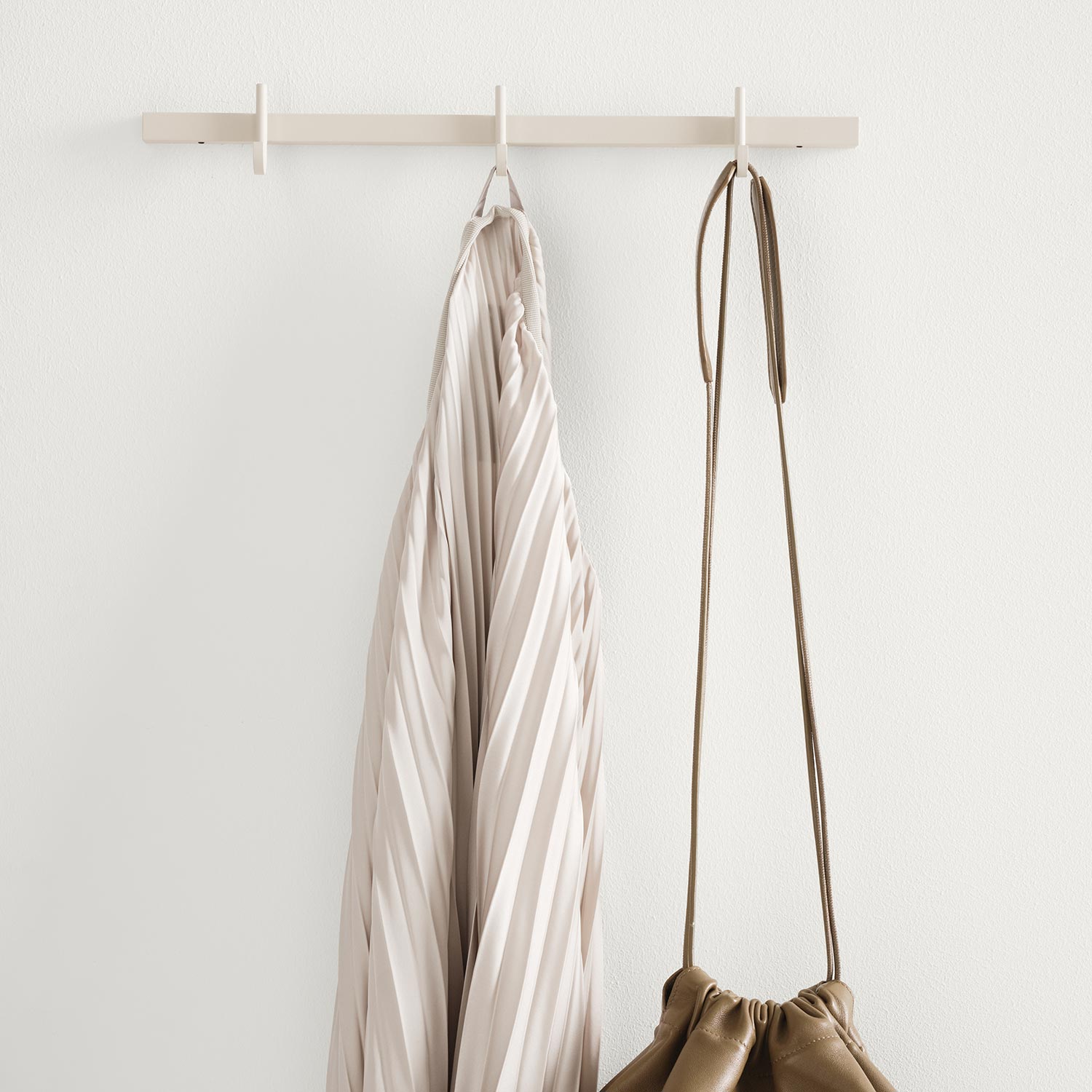 relief garderobe string furniture 99402