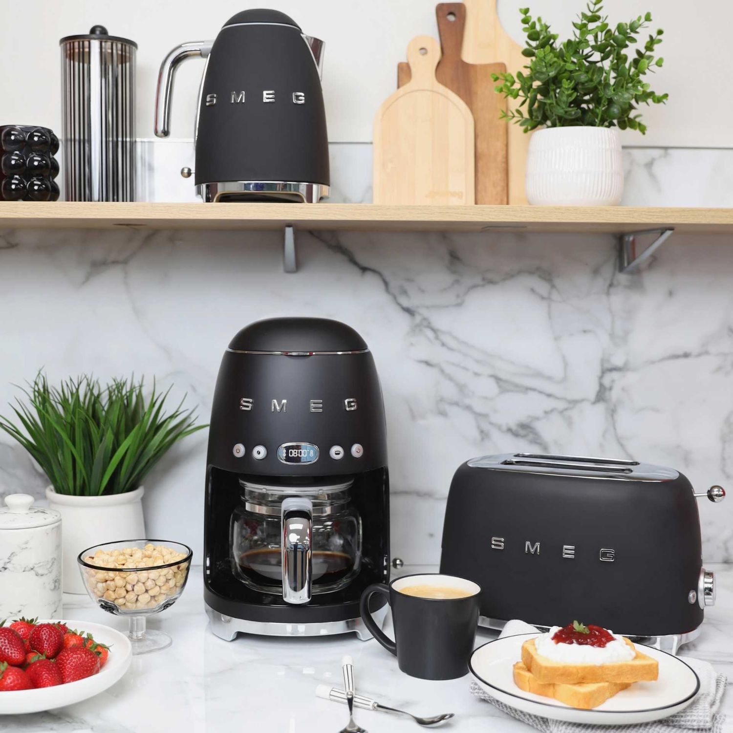 SMEG - Filterkaffeemaschine DCF02 weiß