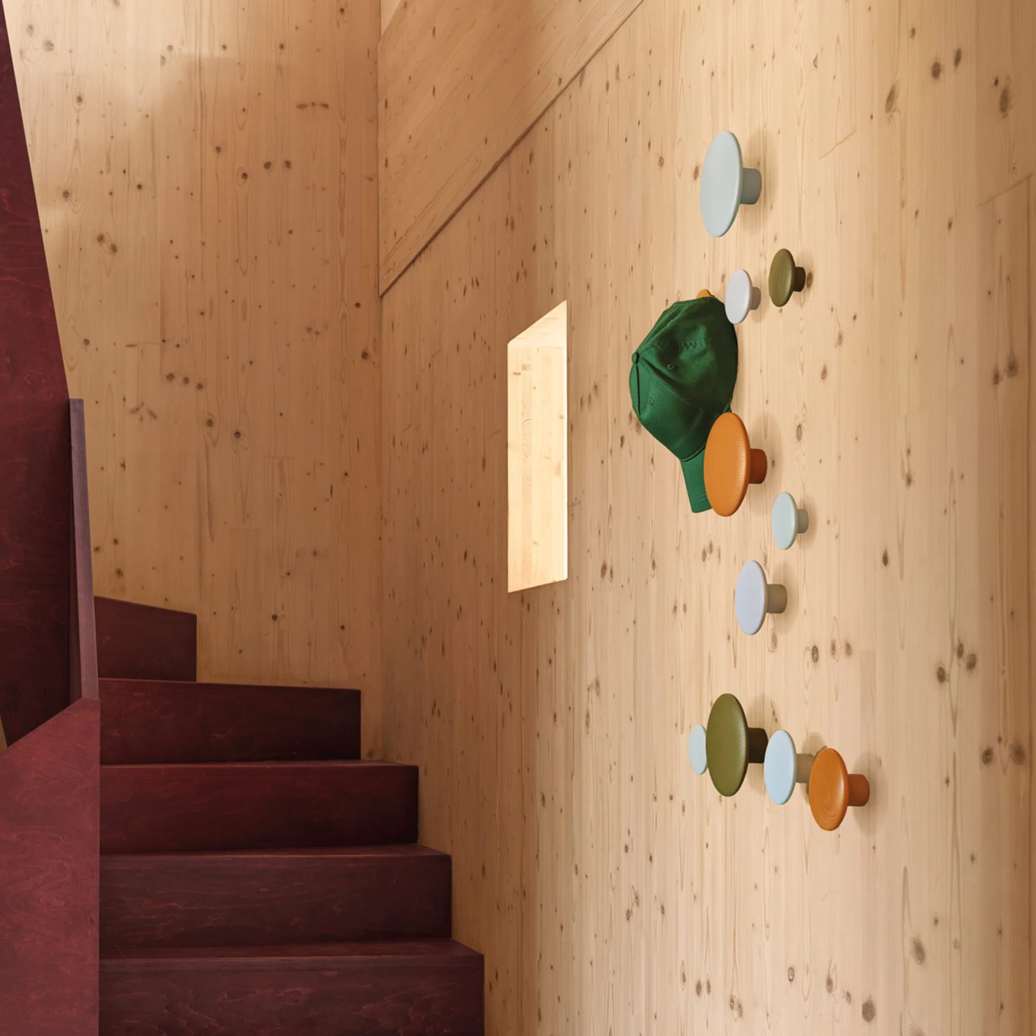 muuto the dots wood 65 wandhaken wanddeko bunt 85958