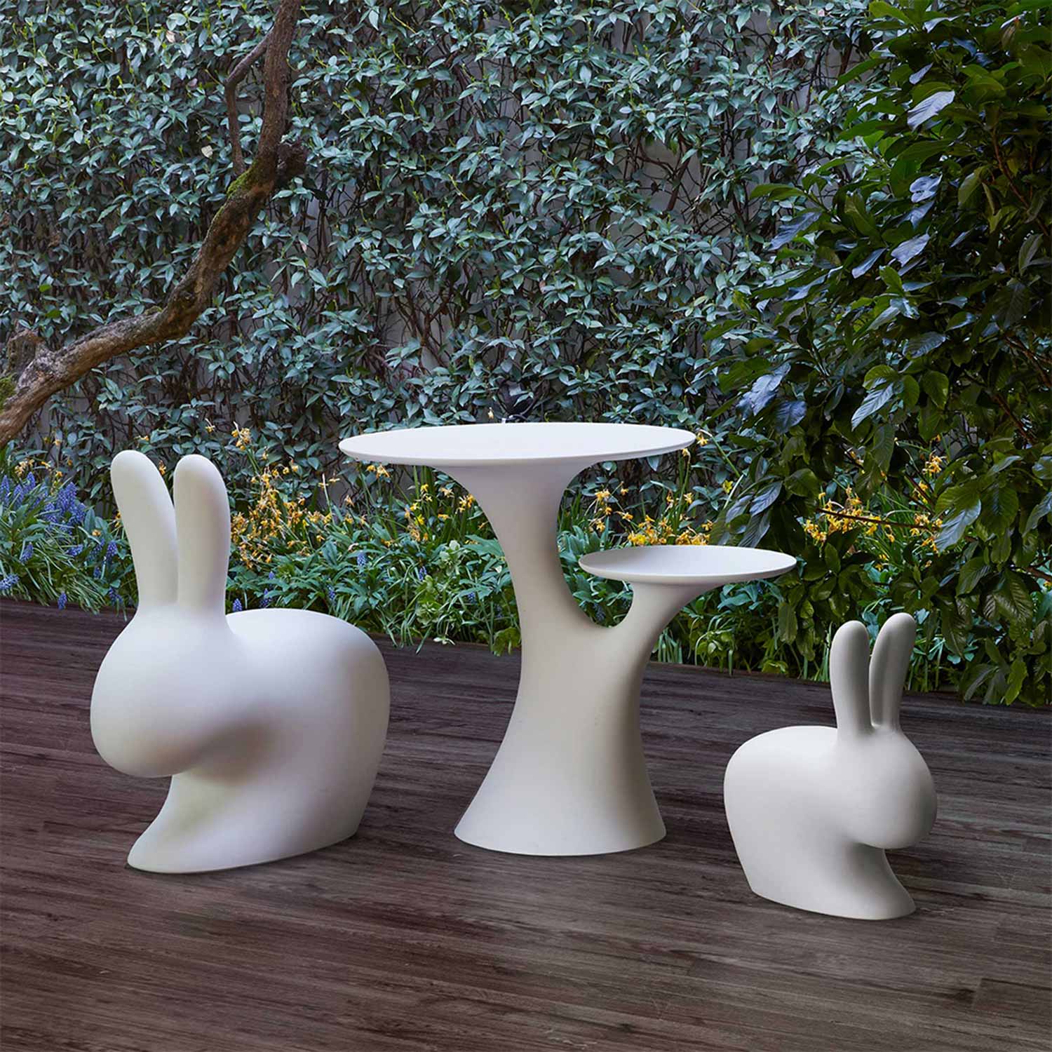 qeeboo rabbit tree tisch weiss rabbit stuehle 97594