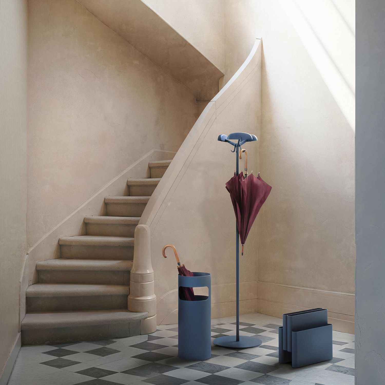 Kartell - Alta Tensione Garderobenständer blau