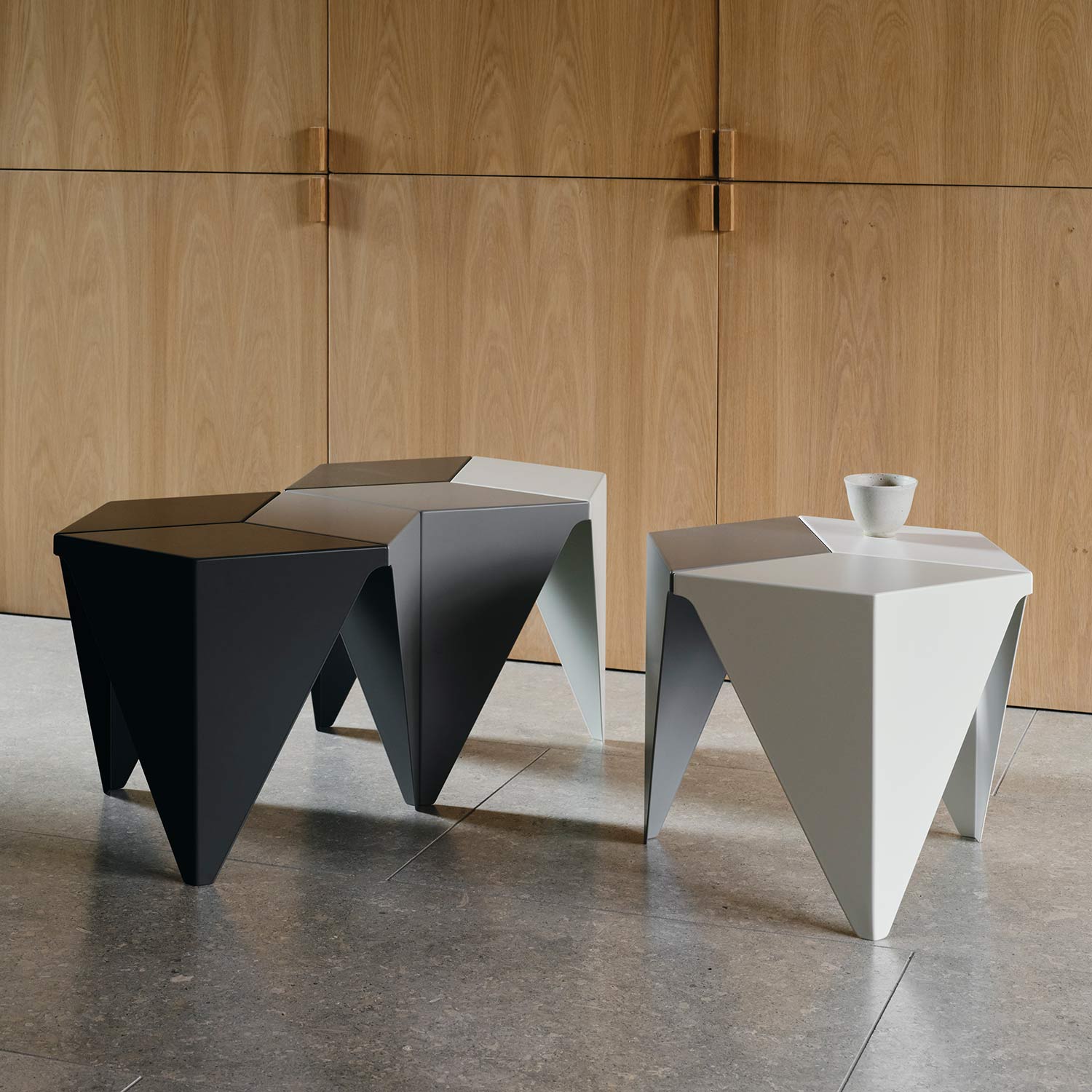 vitra prismatic beistelltisch dunkelgrau zimmer 97128