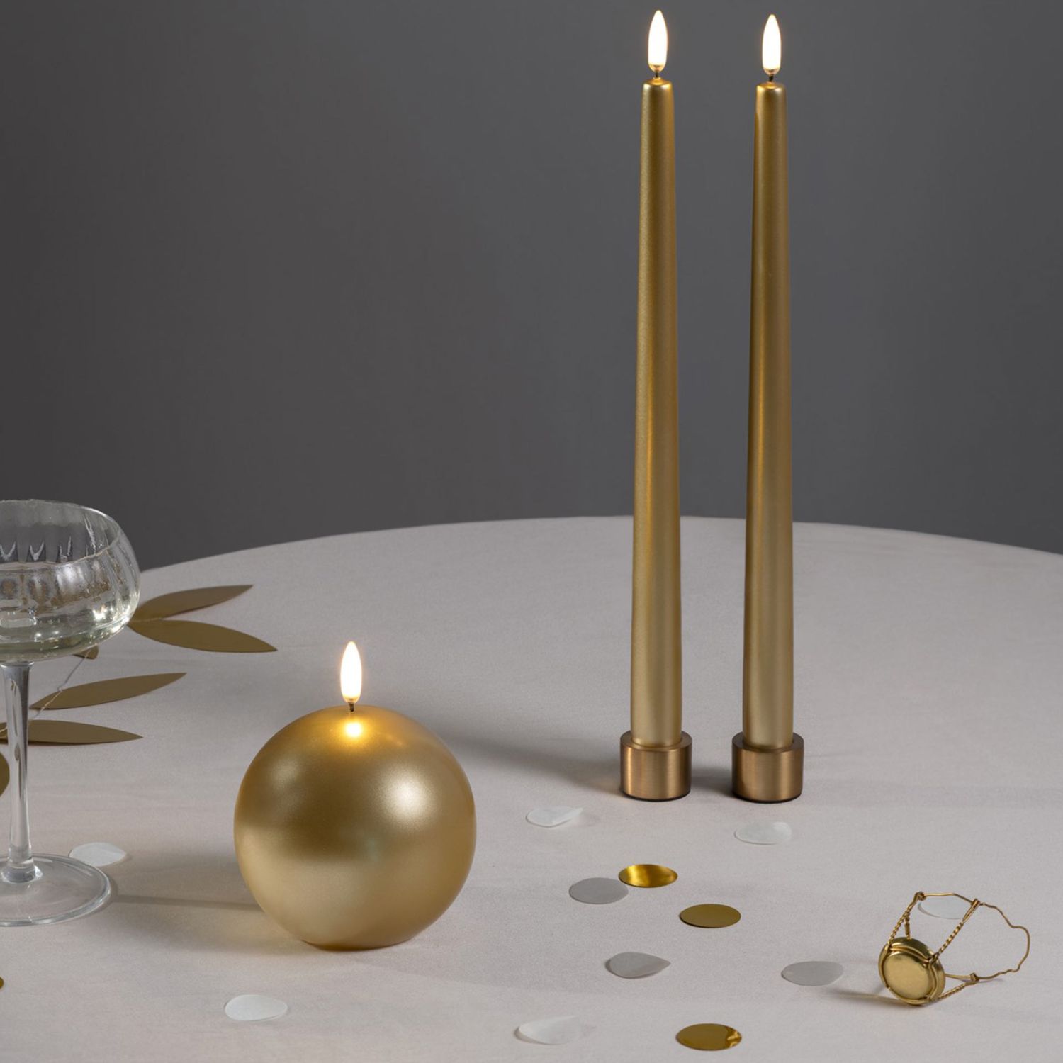 Uyuni Lighting - LED Kugelkerze gold