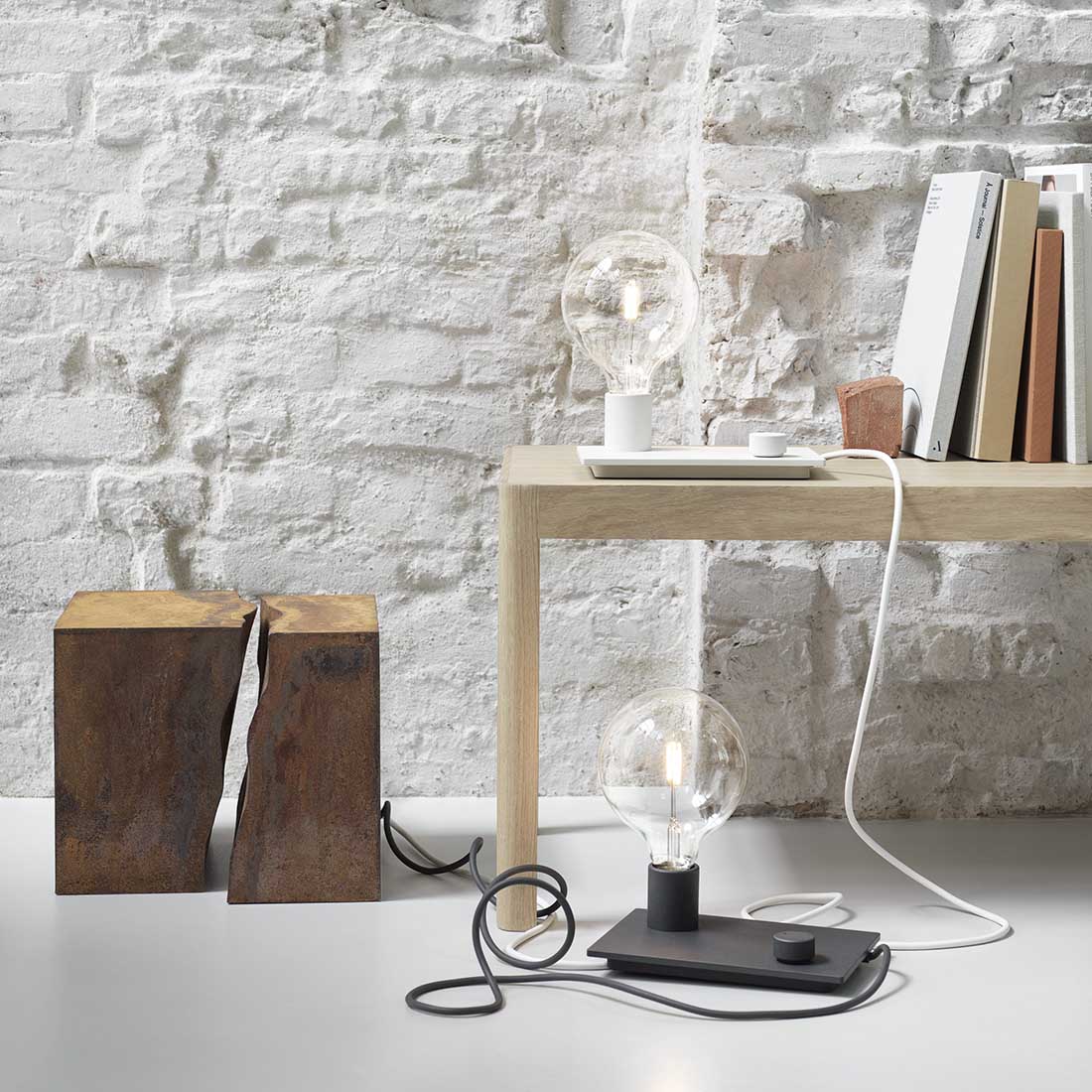 control leuchte muuto schwarz weiss 53354