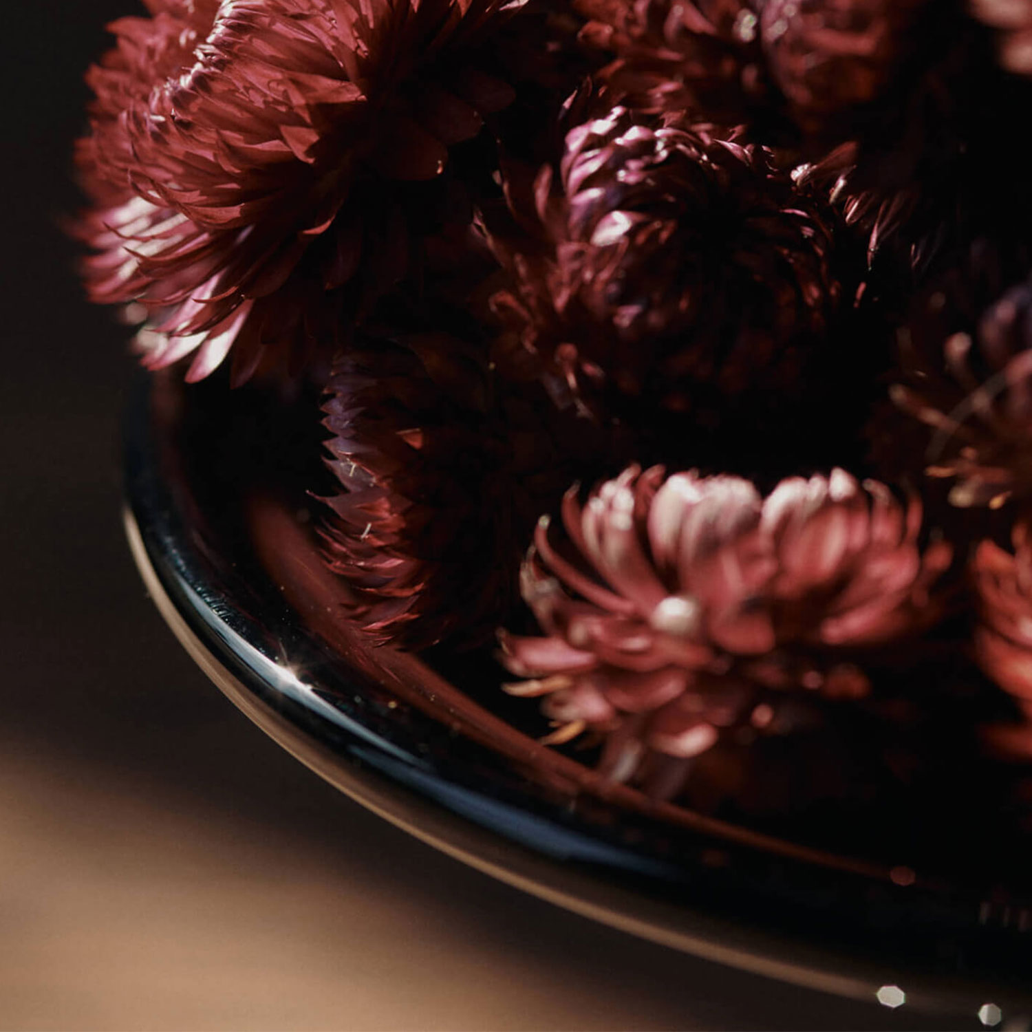 Ferm Living - Damo Glas-Etagere Ø 21 cm dark grape
