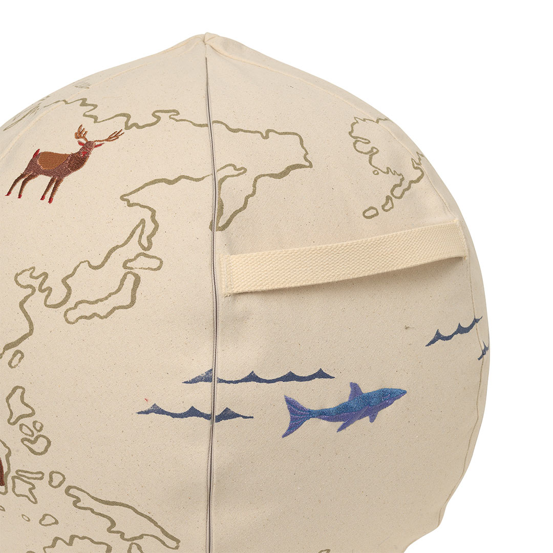 ferm living the world pouf freisteller close up 84743
