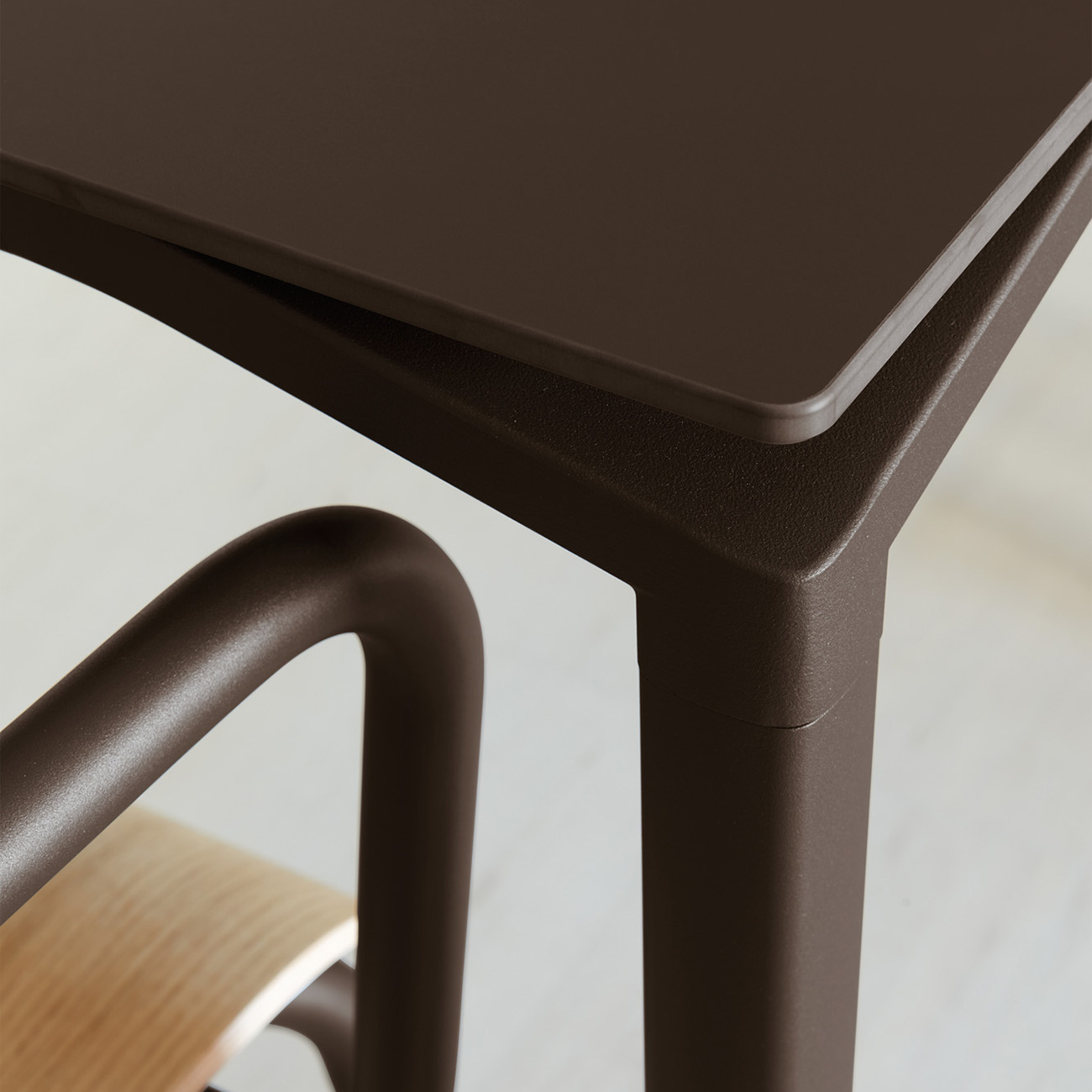 Fermob - Calvi Tisch mit Samtfinish 126x63 cm ockerrot