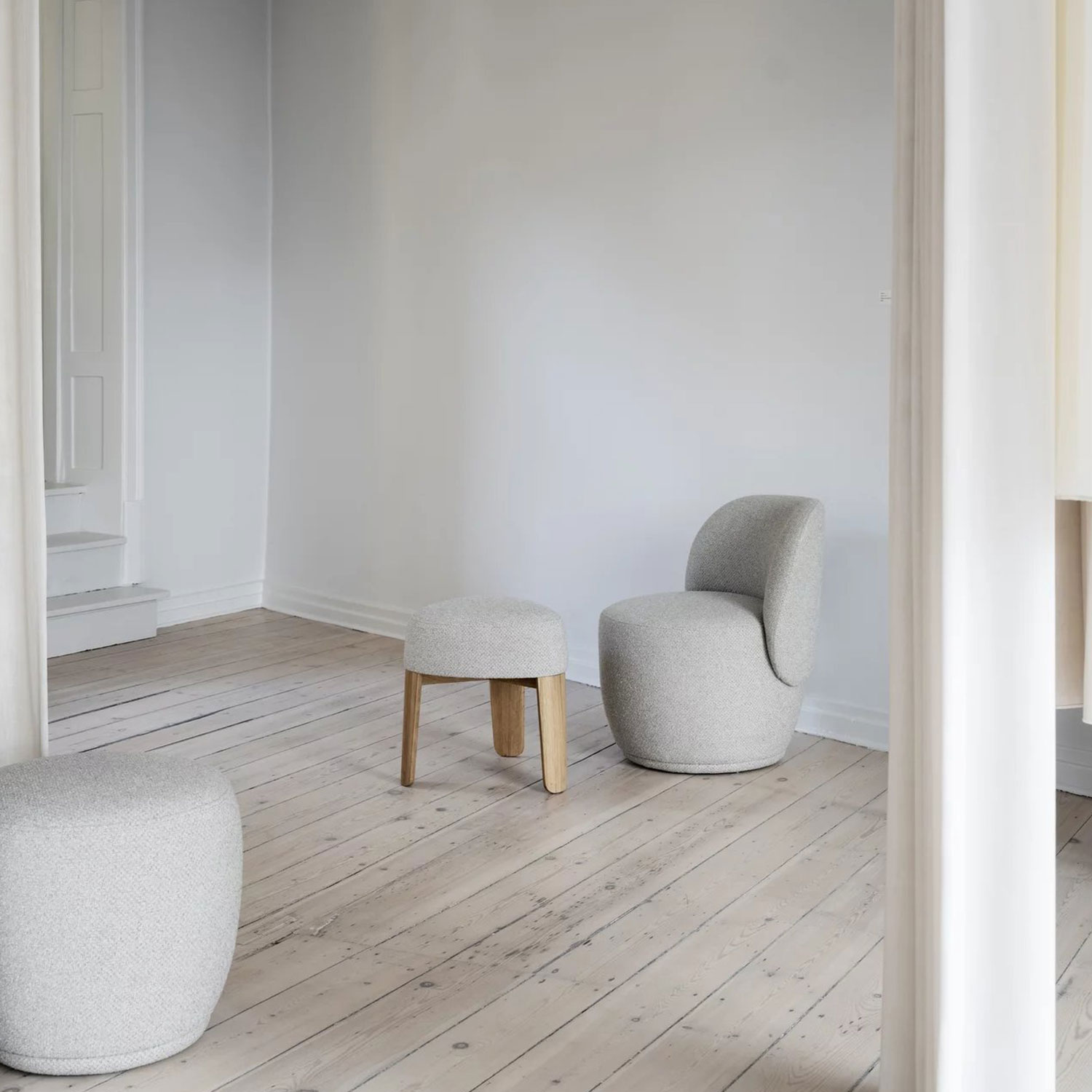 blomus kuon drehsessel mit Hocker 102601