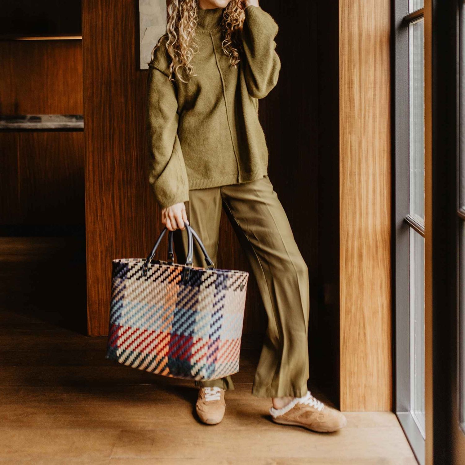 Handed By - Prescott Shopper black mix