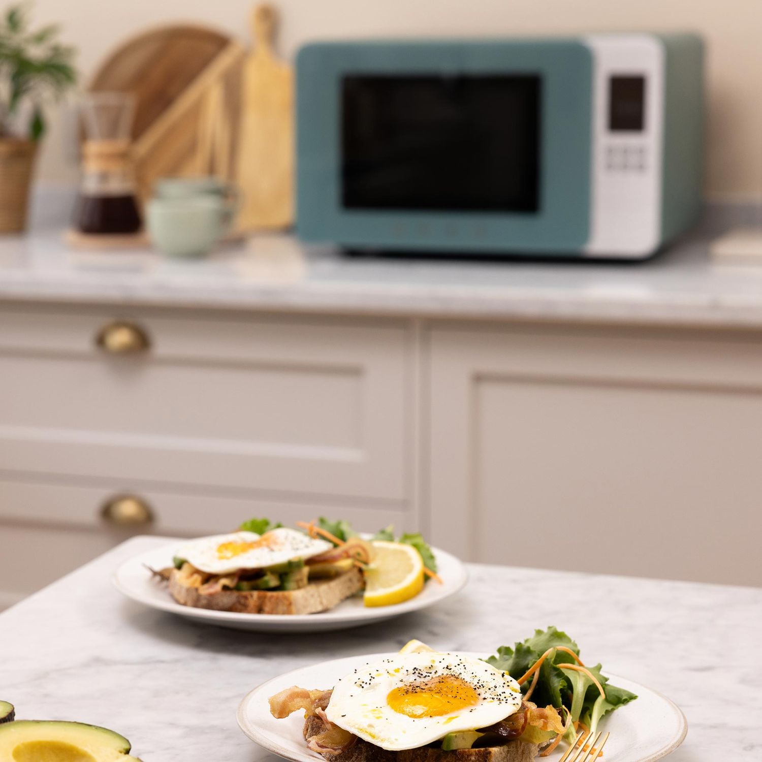 SMEG - Mikrowelle mit Grillfunktion MOC01 weiß
