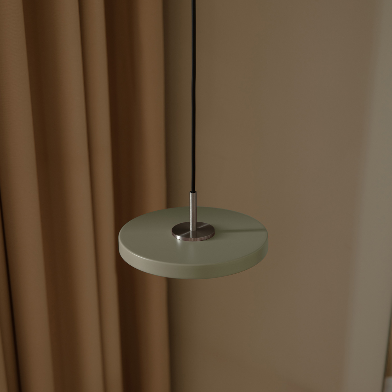 UMAGE - Asteria Micro Pendelleuchte forest green messing
