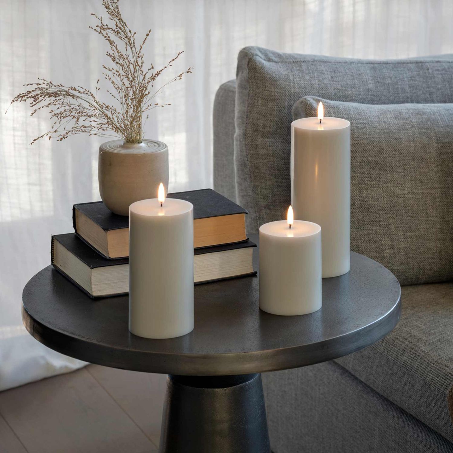 Uyuni Lighting - LED Stumpenkerze smooth 20,3 cm oyster grey