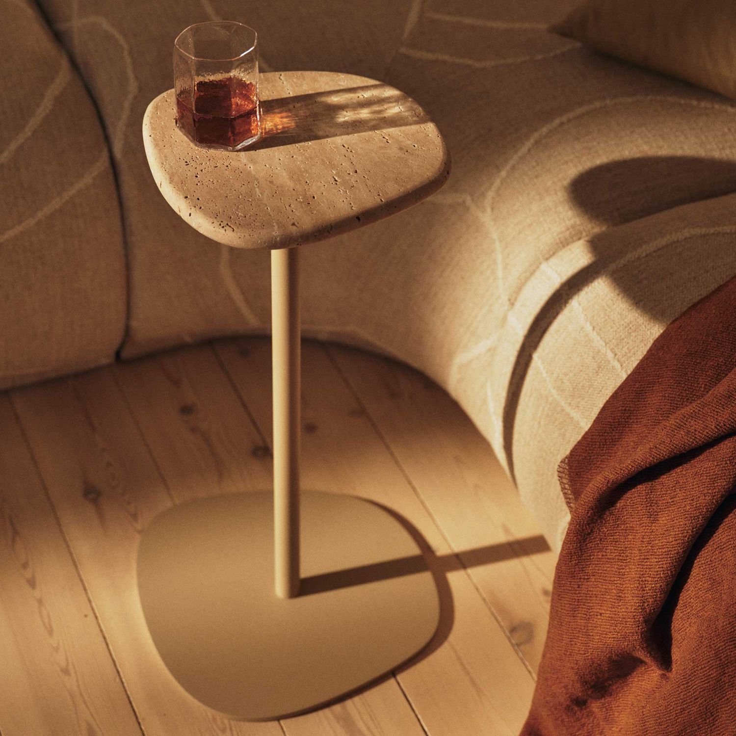 Ferm Living - Plyo Accent Beistelltisch light cashmere