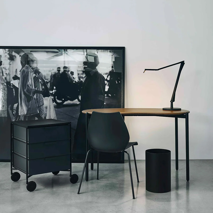 kartell maui stuhl schwarz weiss schwarz im Buero 102806