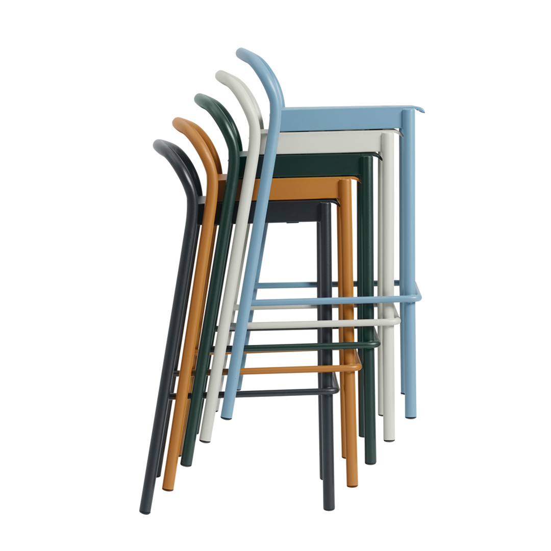 muuto linear steel counter stool gestapelt 85921