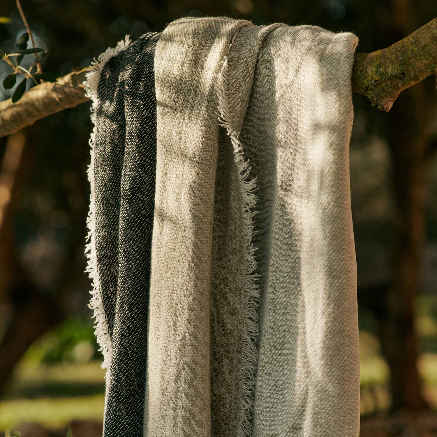 Ferm Living - Pila Leinentuch khaki/aged gold