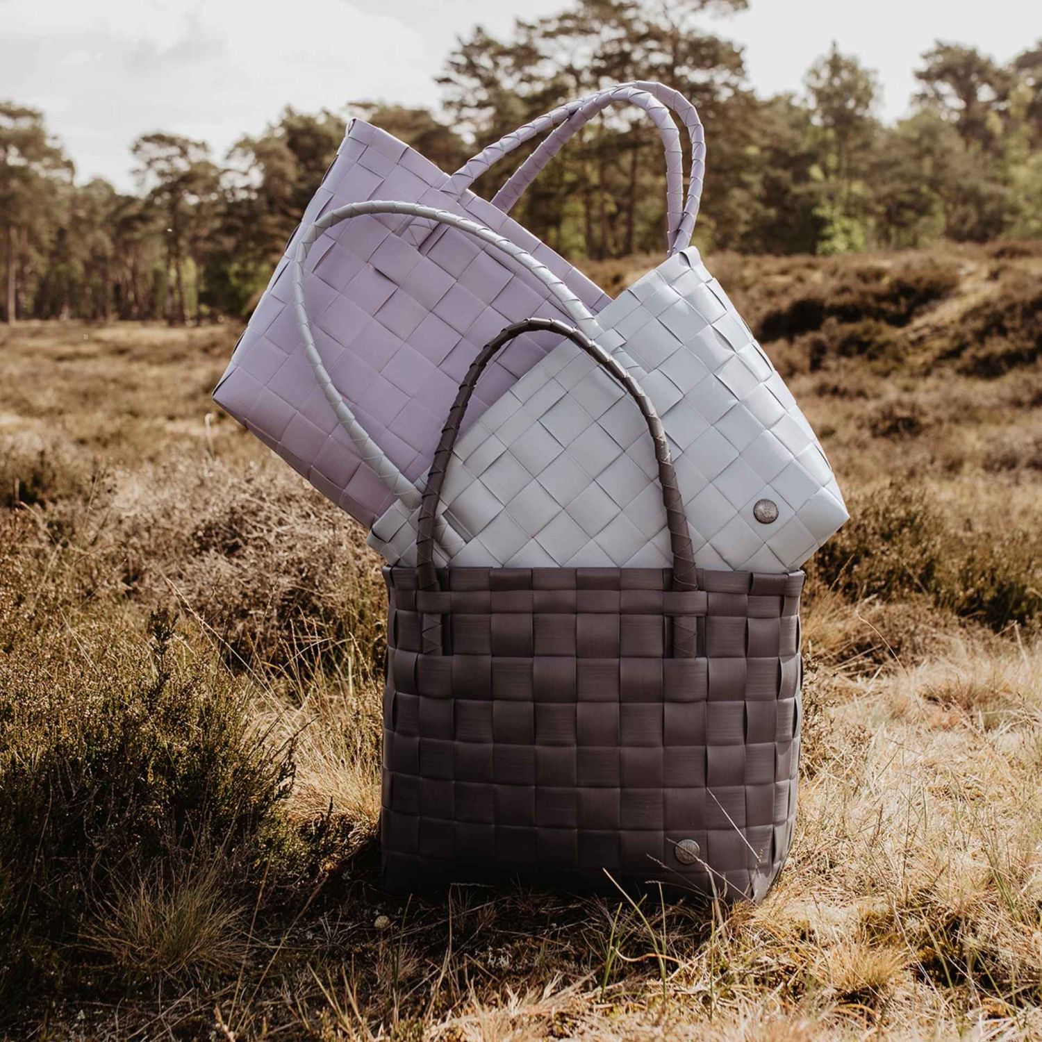 Handed By - Paris Shopper pale grey