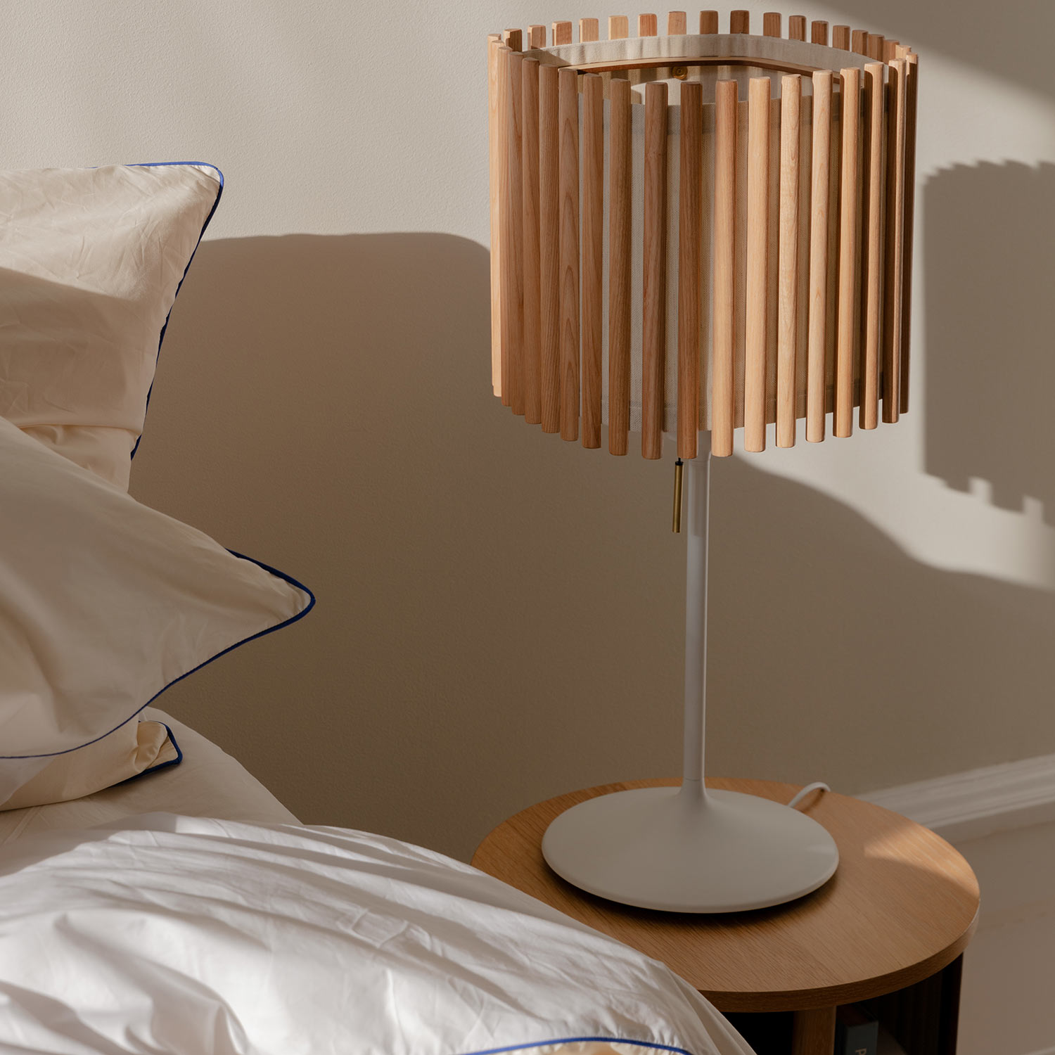 umage komorebi lampenschirm medium rund eiche tischleuchte schlafzimmer 92448