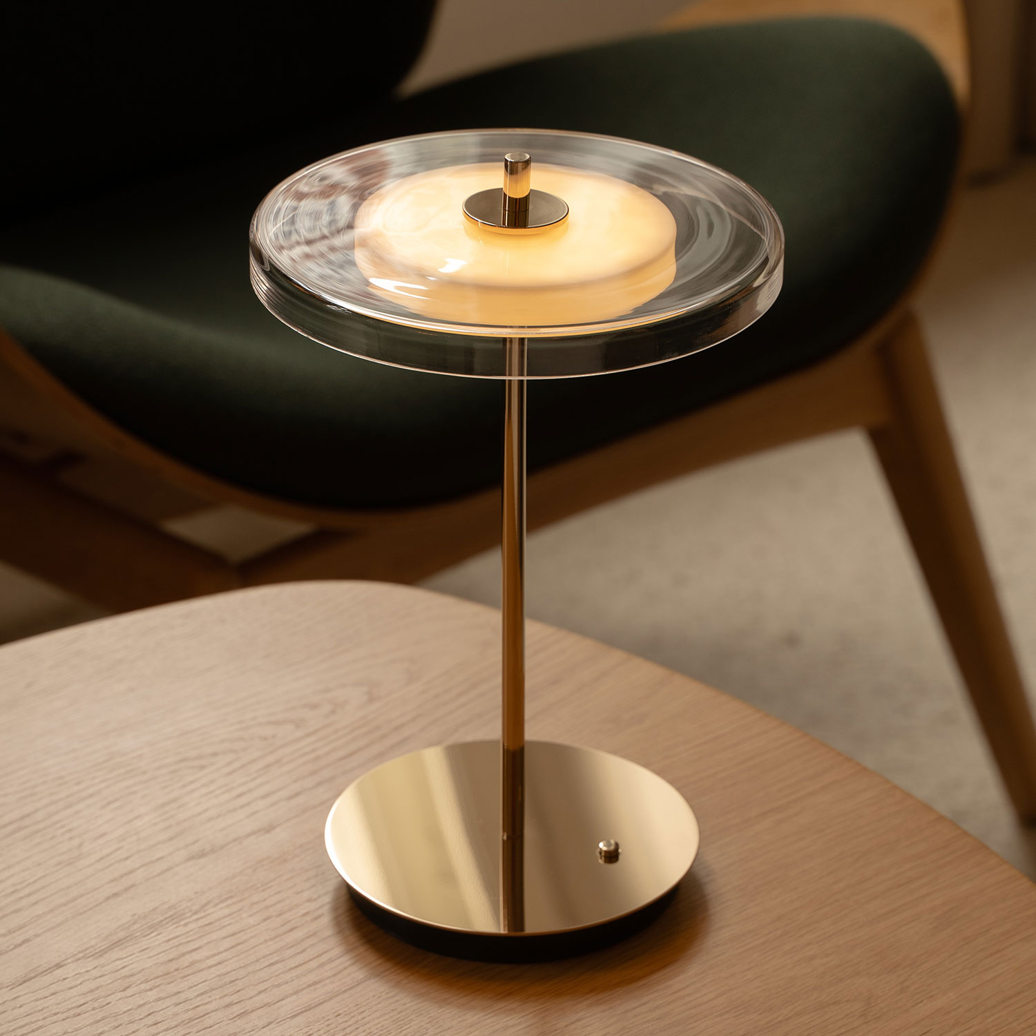 UMAGE - Asteria Glas Move Akku Tischleuchte messing
