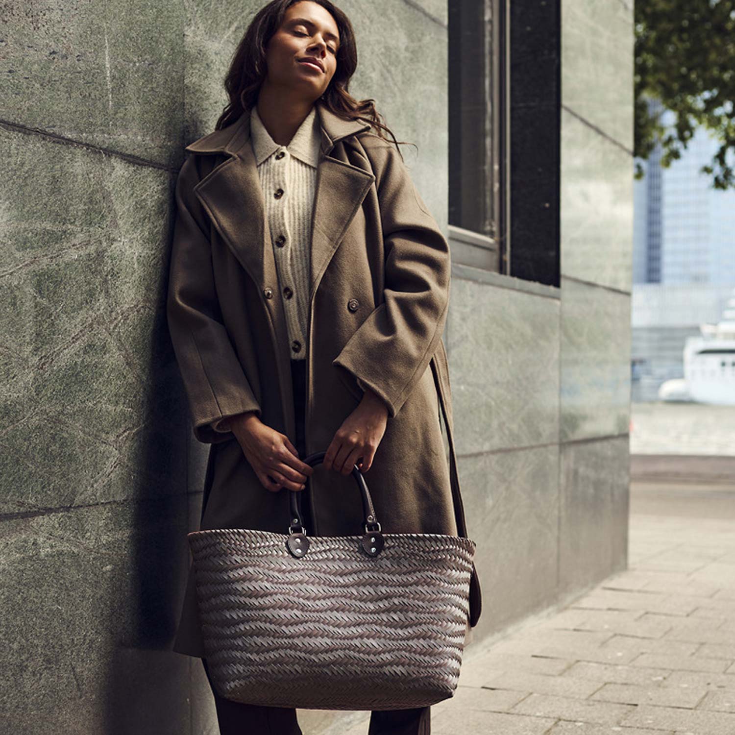 Handed By - Dune Shopper sage green