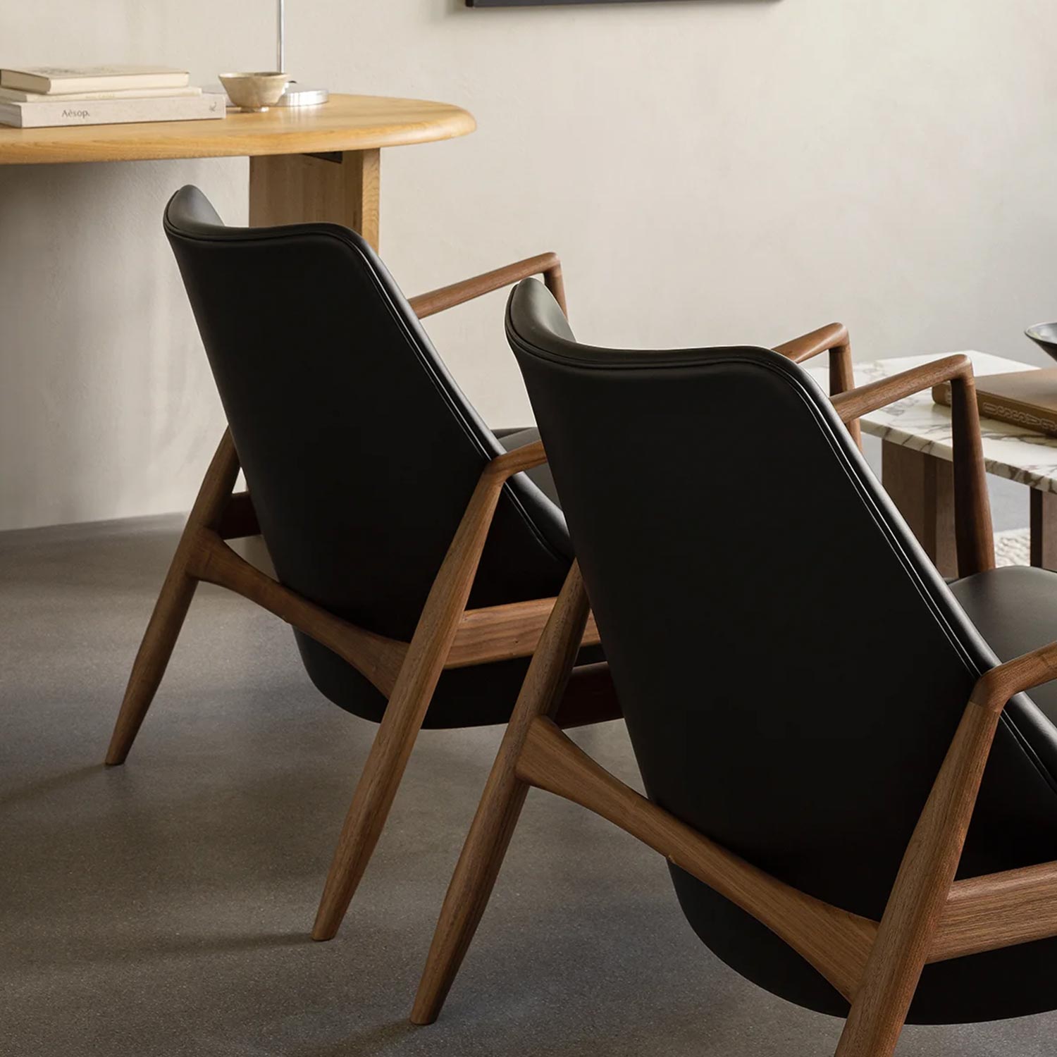 Audo - Seal Loungessessel niedrig Walnut/schwarz