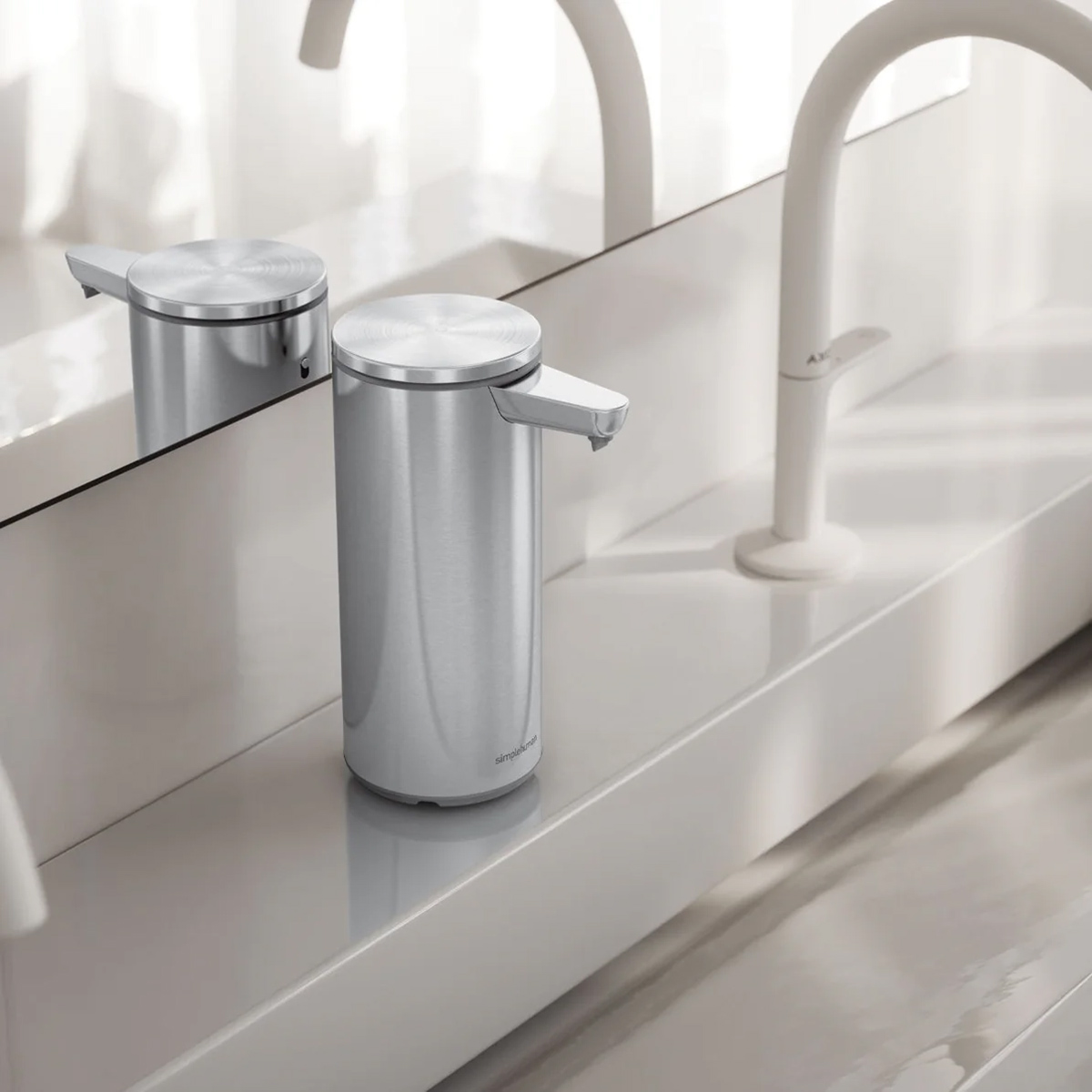 simplehuman sensor seifenspender 266ml gebuerstet im bad 107372