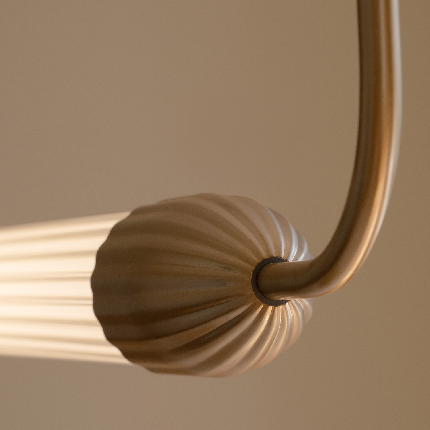 UMAGE - Lemon Squeeze Linear Pendelleuchte messing