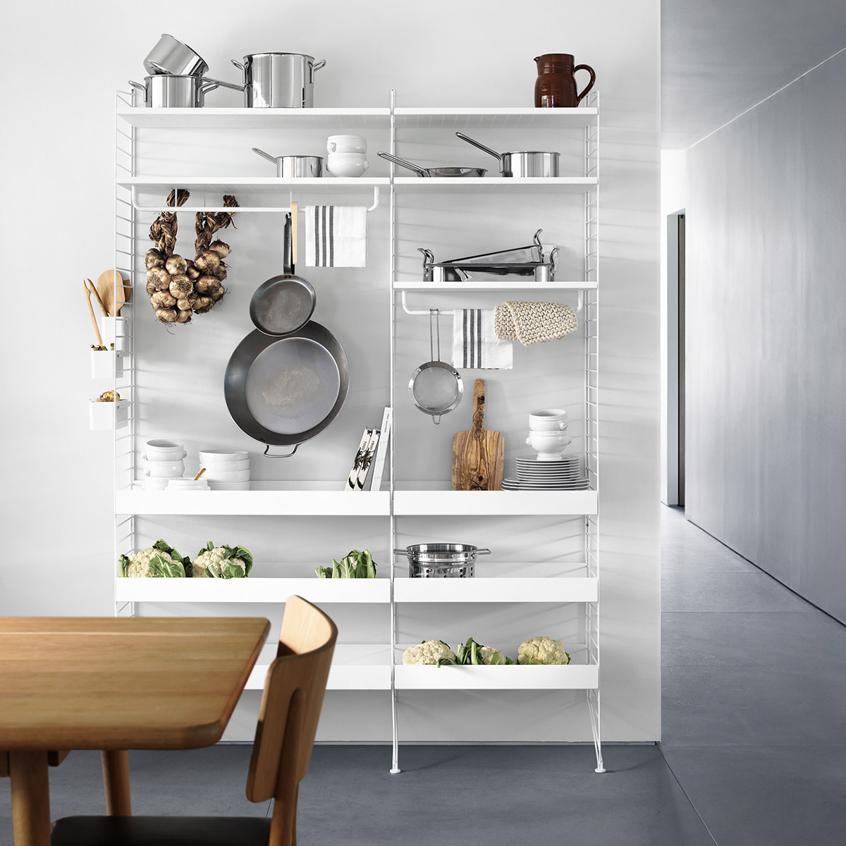 wandregal klein weiss string kueche 68787