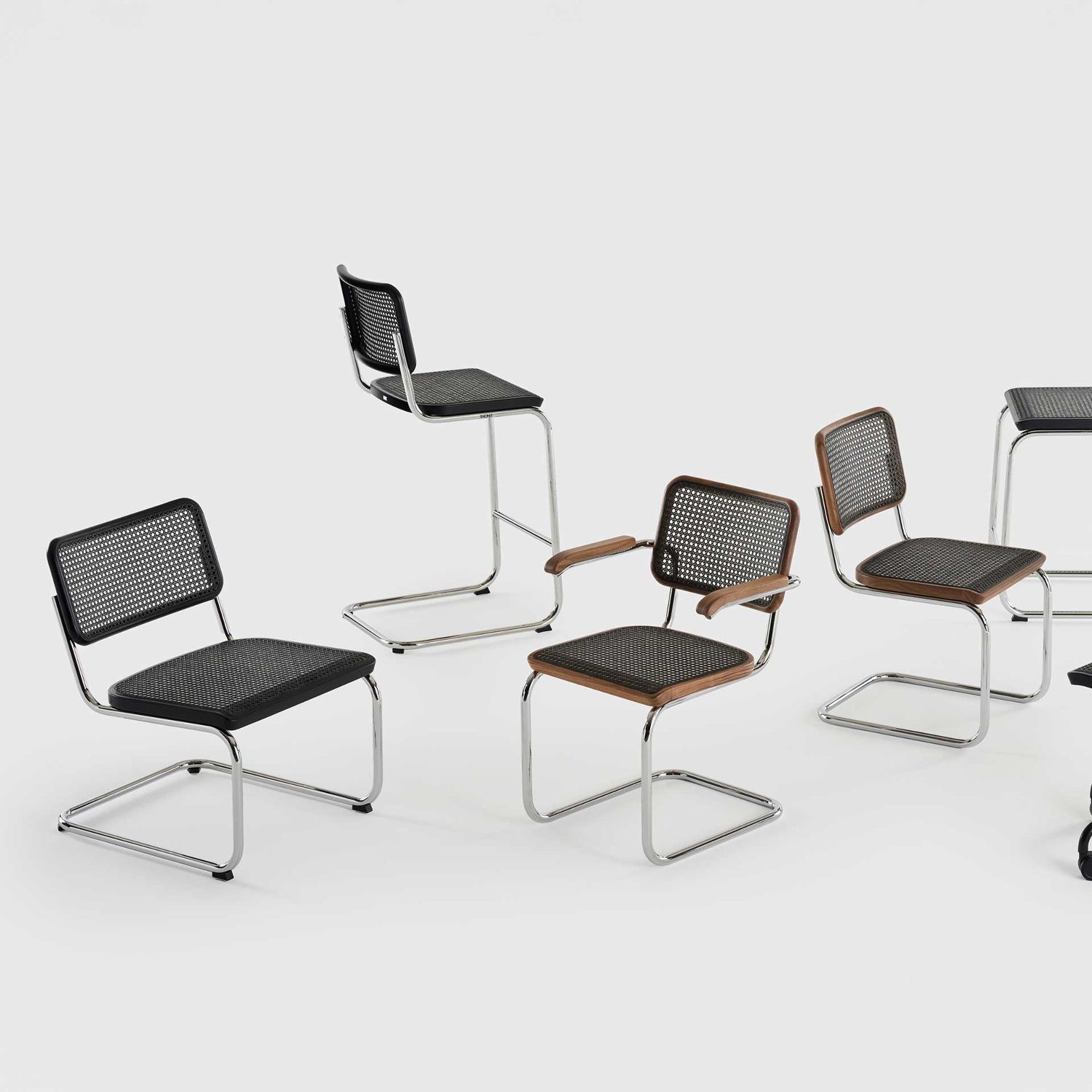 Thonet - S32V Stuhl chrom / nussbaumfarben TP24