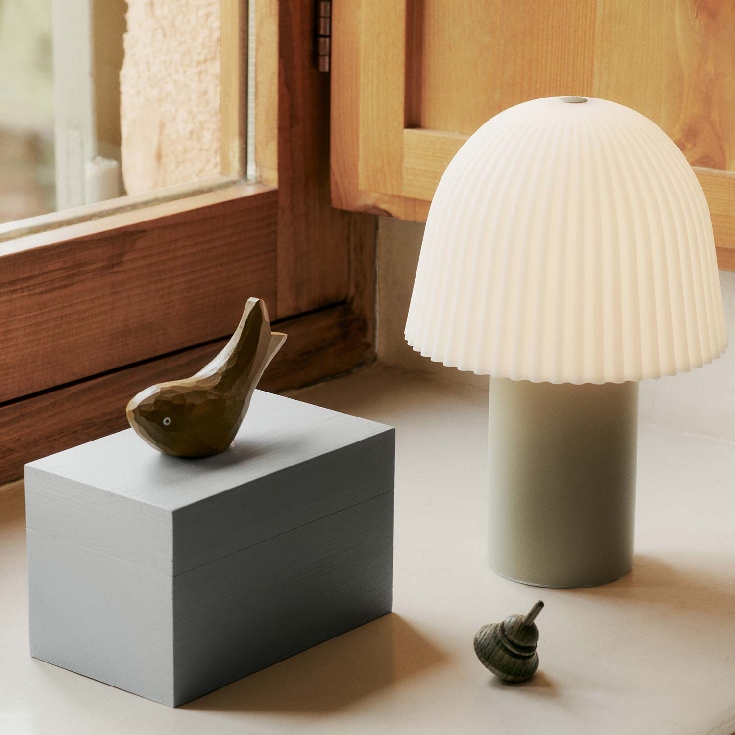 Ferm Living - Frill tragbare Leuchte rose/white