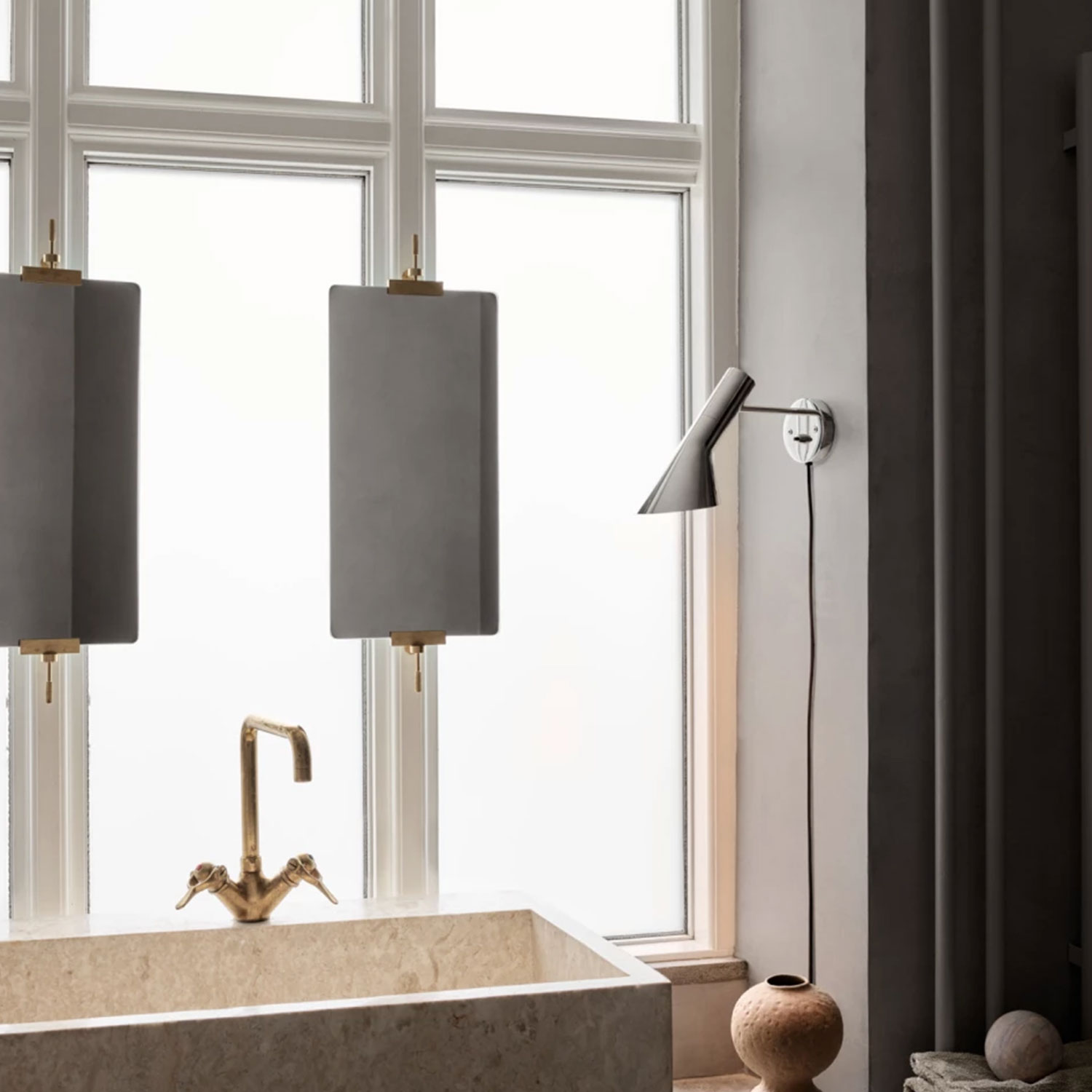 Louis Poulsen - AJ Wandleuchte Warm Grey