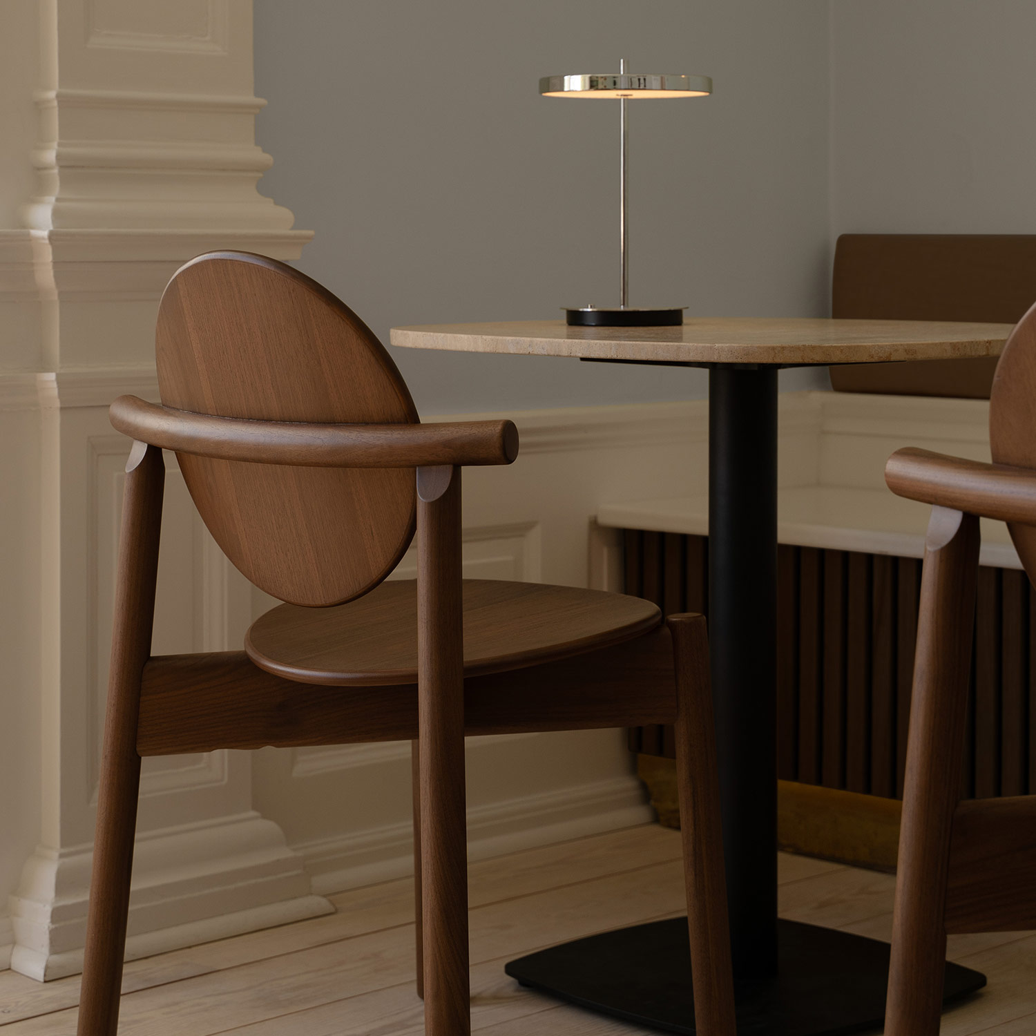 UMAGE - Gather Café-Tisch brown emperador