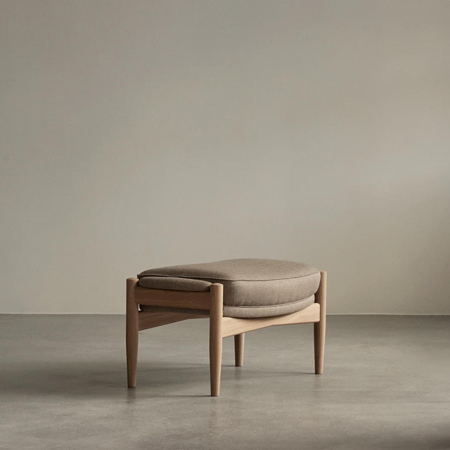 Audo - Seal Fußteil Walnut/schwarz