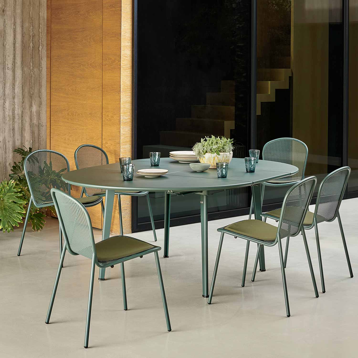 EMU - Plus4 Gartentisch 138x76 cm rund weiß