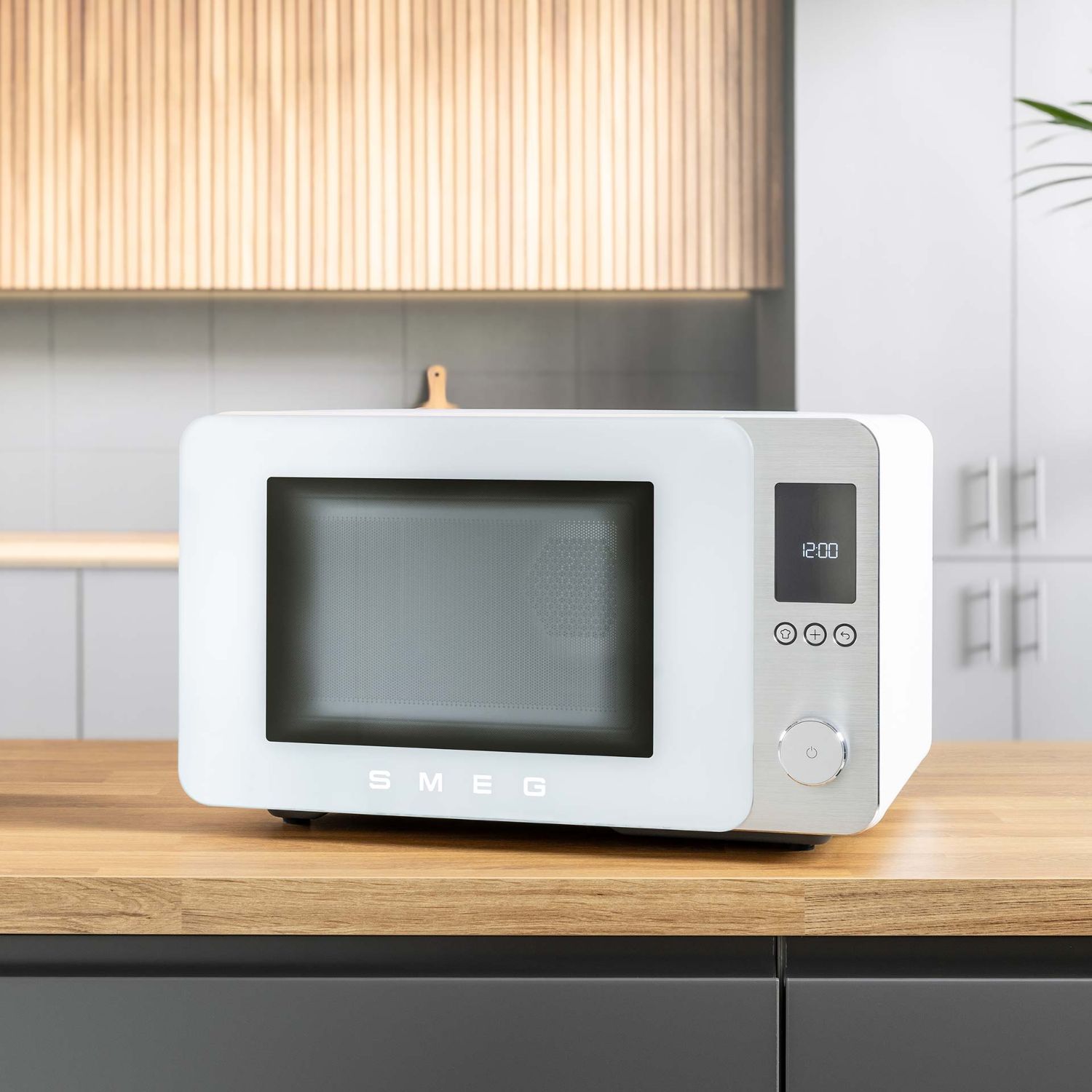 SMEG - Kombi-Mikrowelle mit Air Fry MOC02 weiß