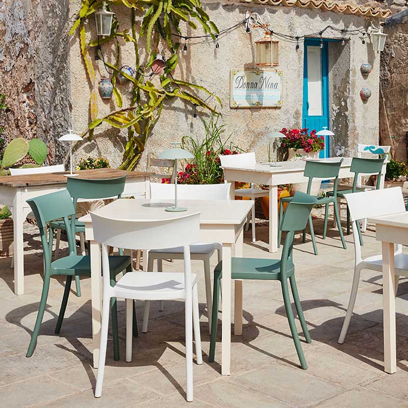 kartell catwalk mat stuhl outdoor 102716
