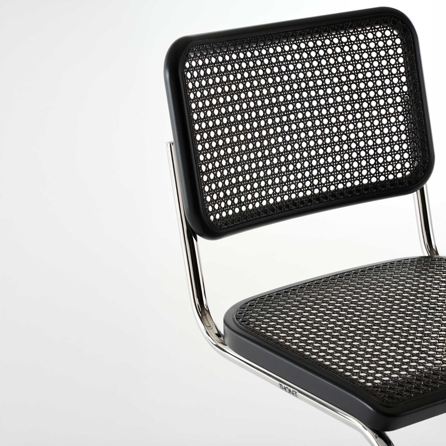 Thonet - S32V Stuhl chrom / nussbaumfarben TP24